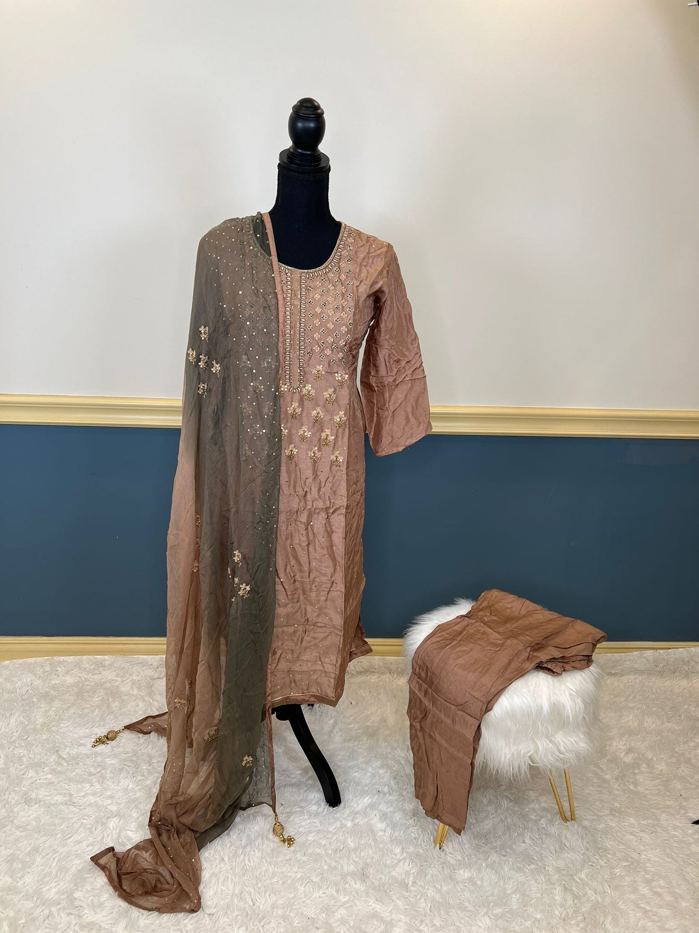 Pure zardousi Delhi Boutique