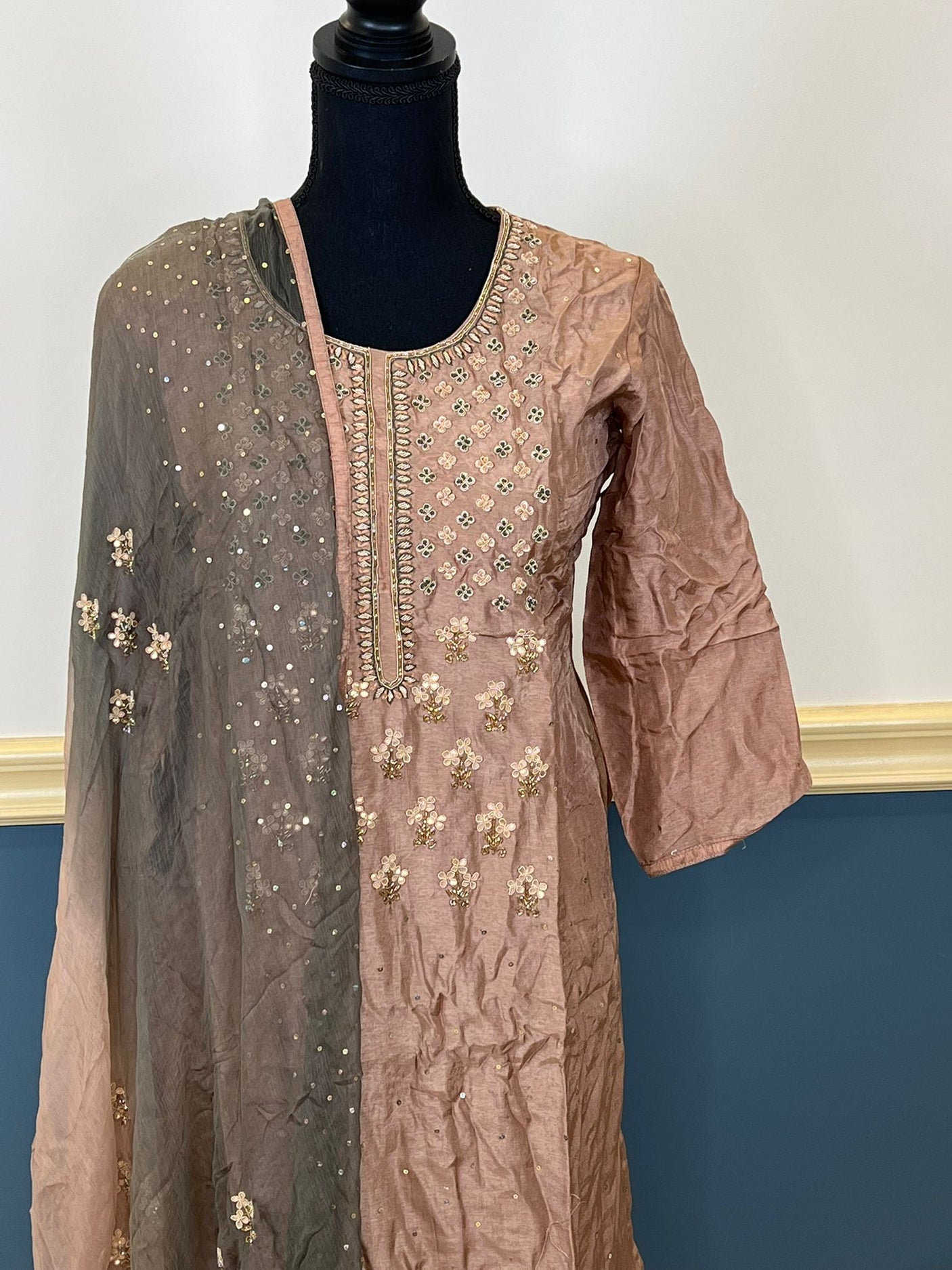 Pure zardousi Delhi Boutique