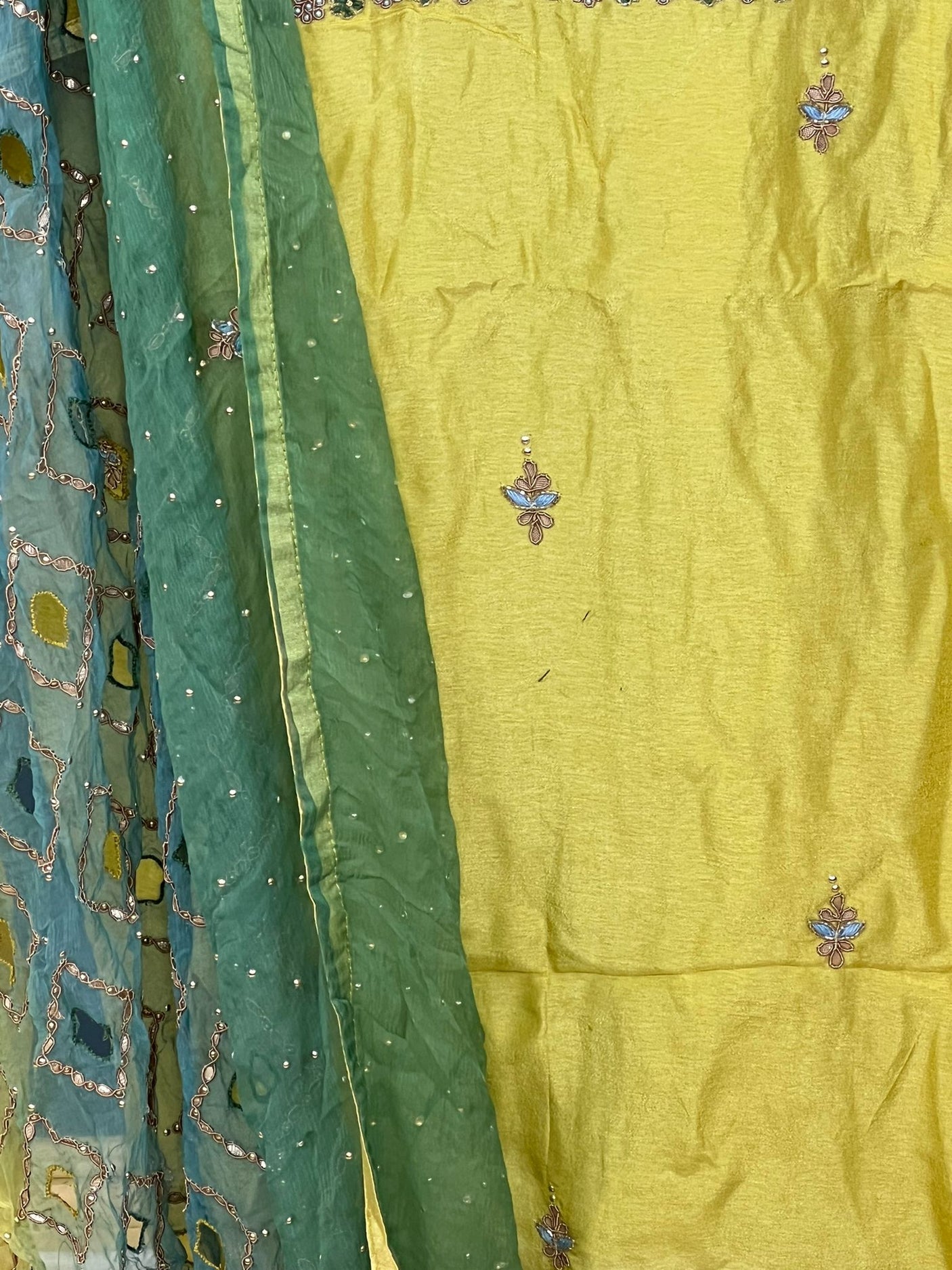 Pure zardousi Delhi Boutique