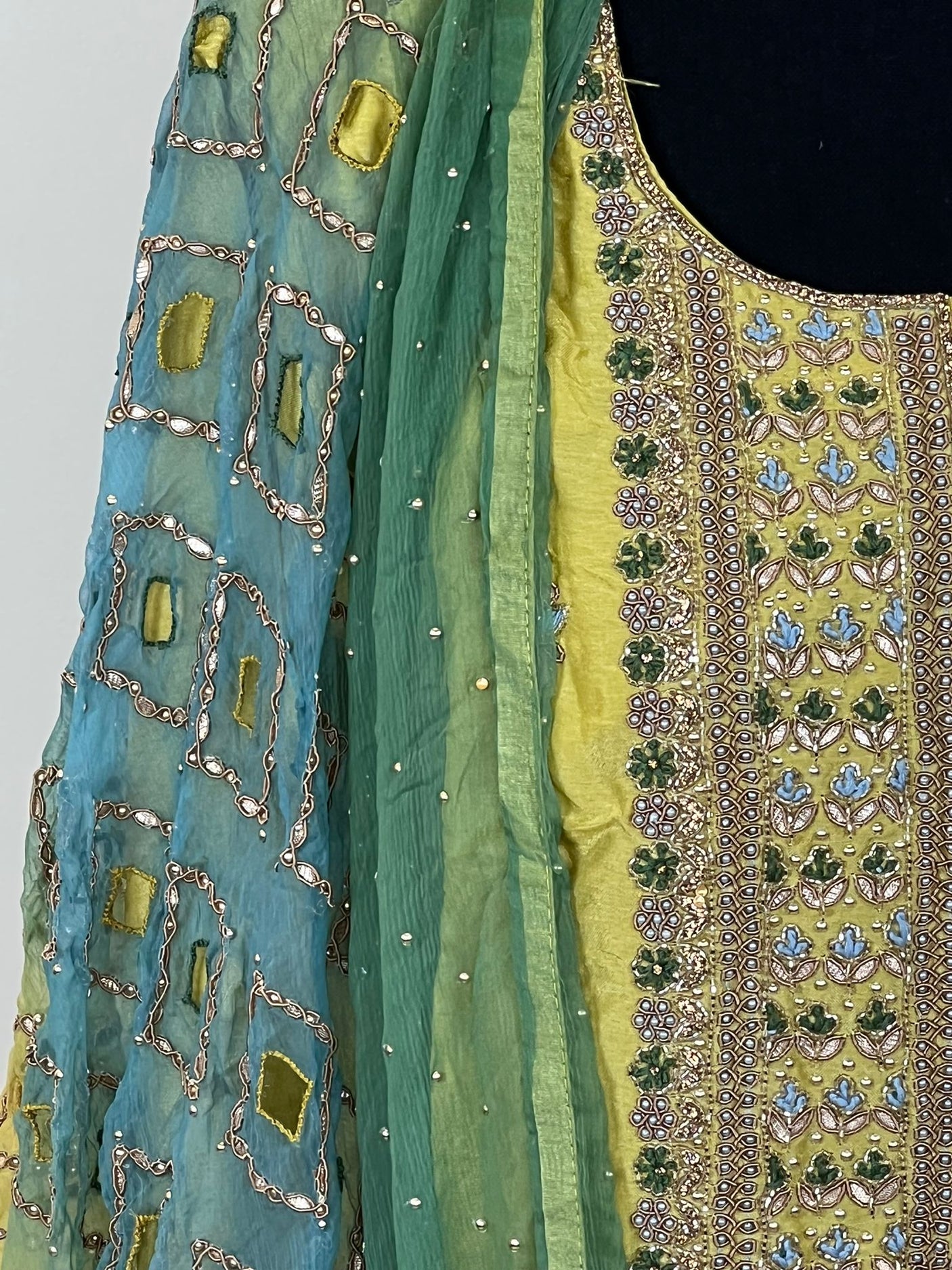 Pure zardousi Delhi Boutique