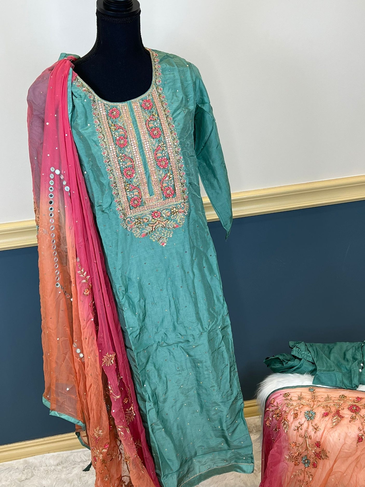 Pure zardousi Delhi Boutique