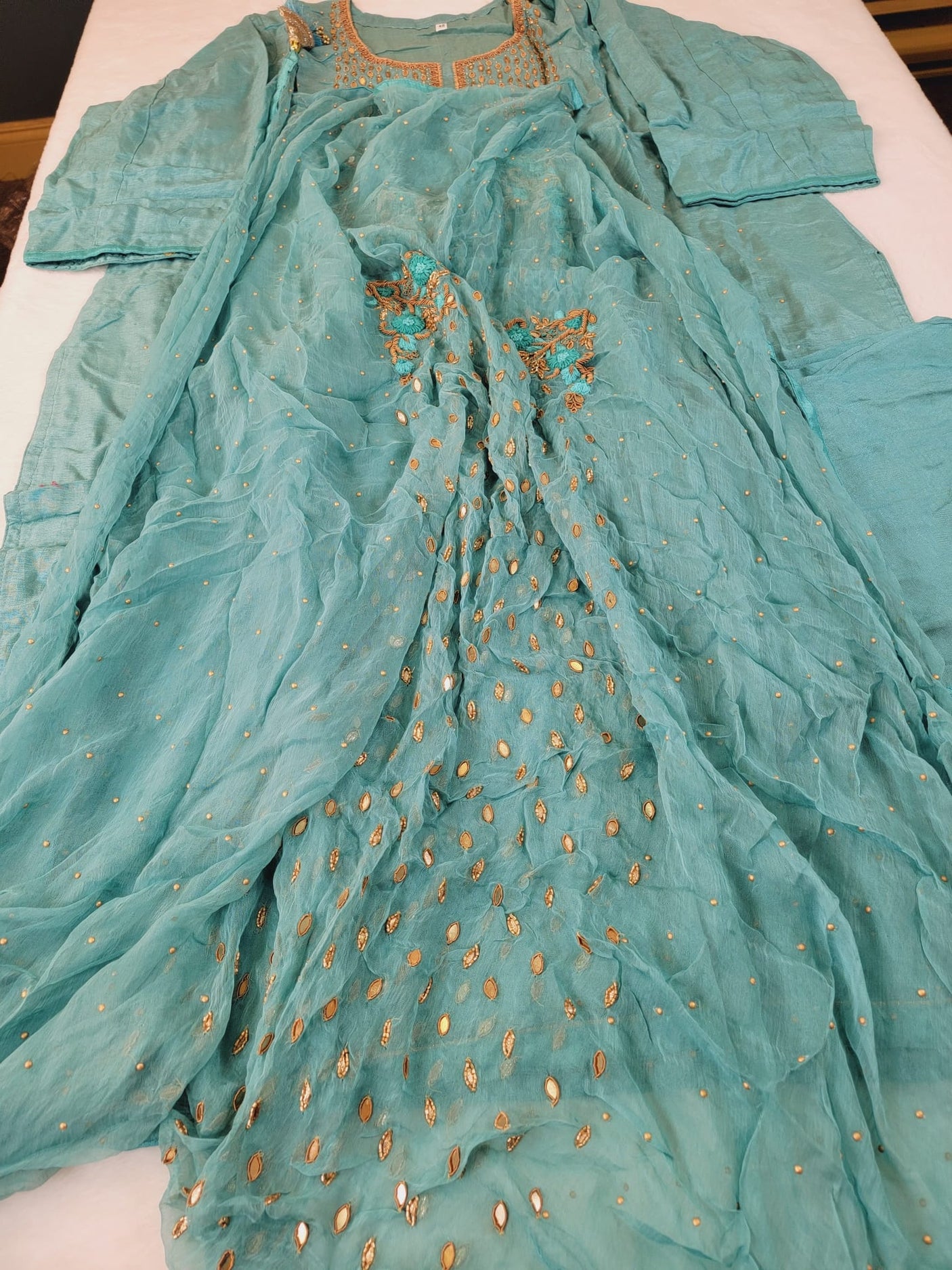 Pure zardousi Delhi Boutique