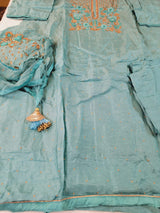 Pure zardousi Delhi Boutique