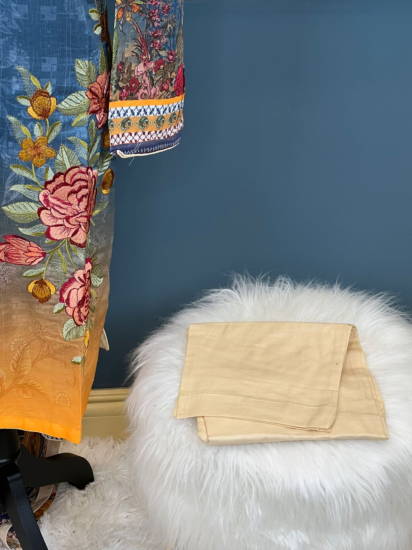 Pakistani Stitched Embroidered lawn Salwar kameez ready to ship