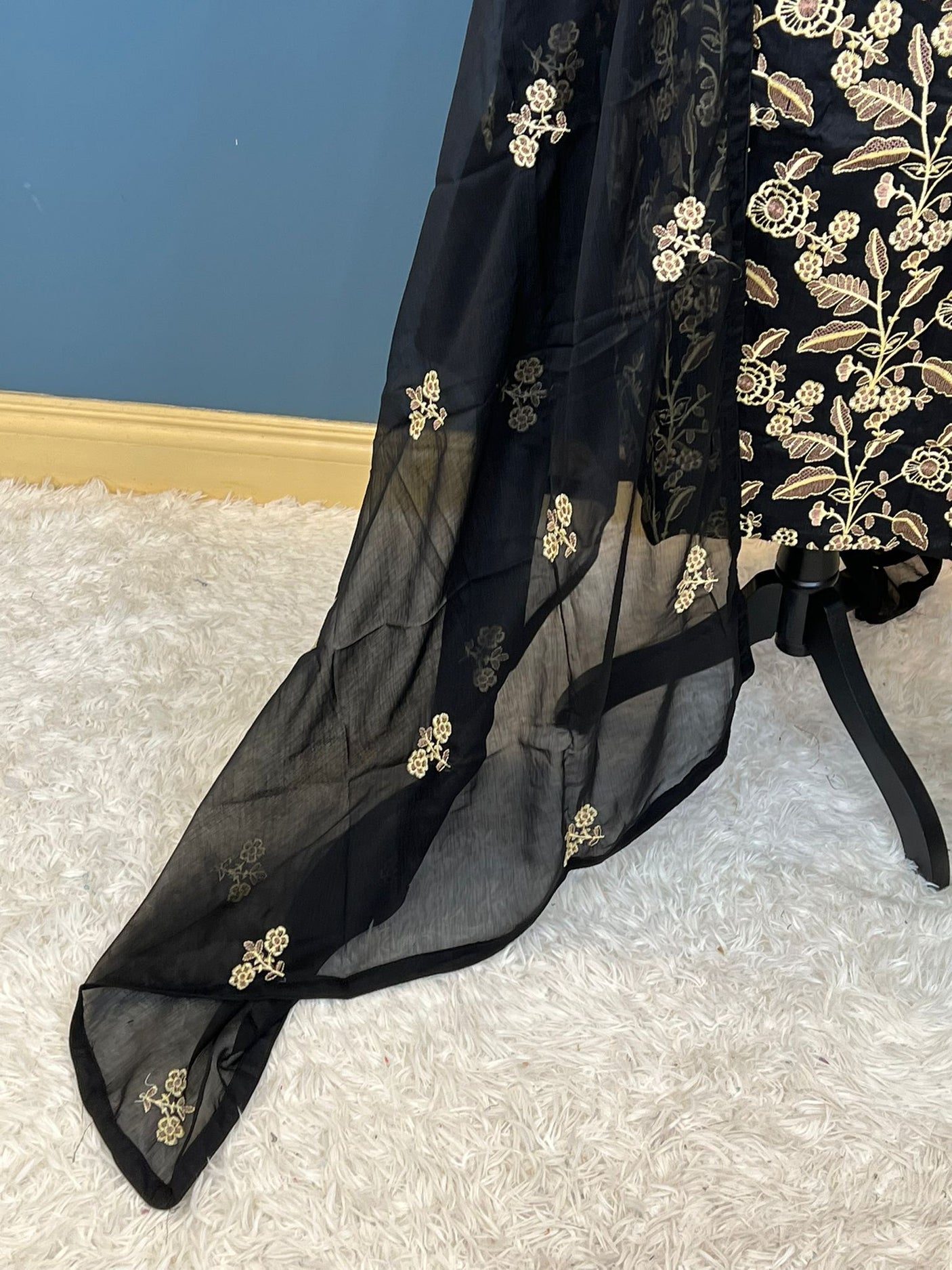 Pakistani Stitched Embroidered lawn Salwar kameez ready to ship