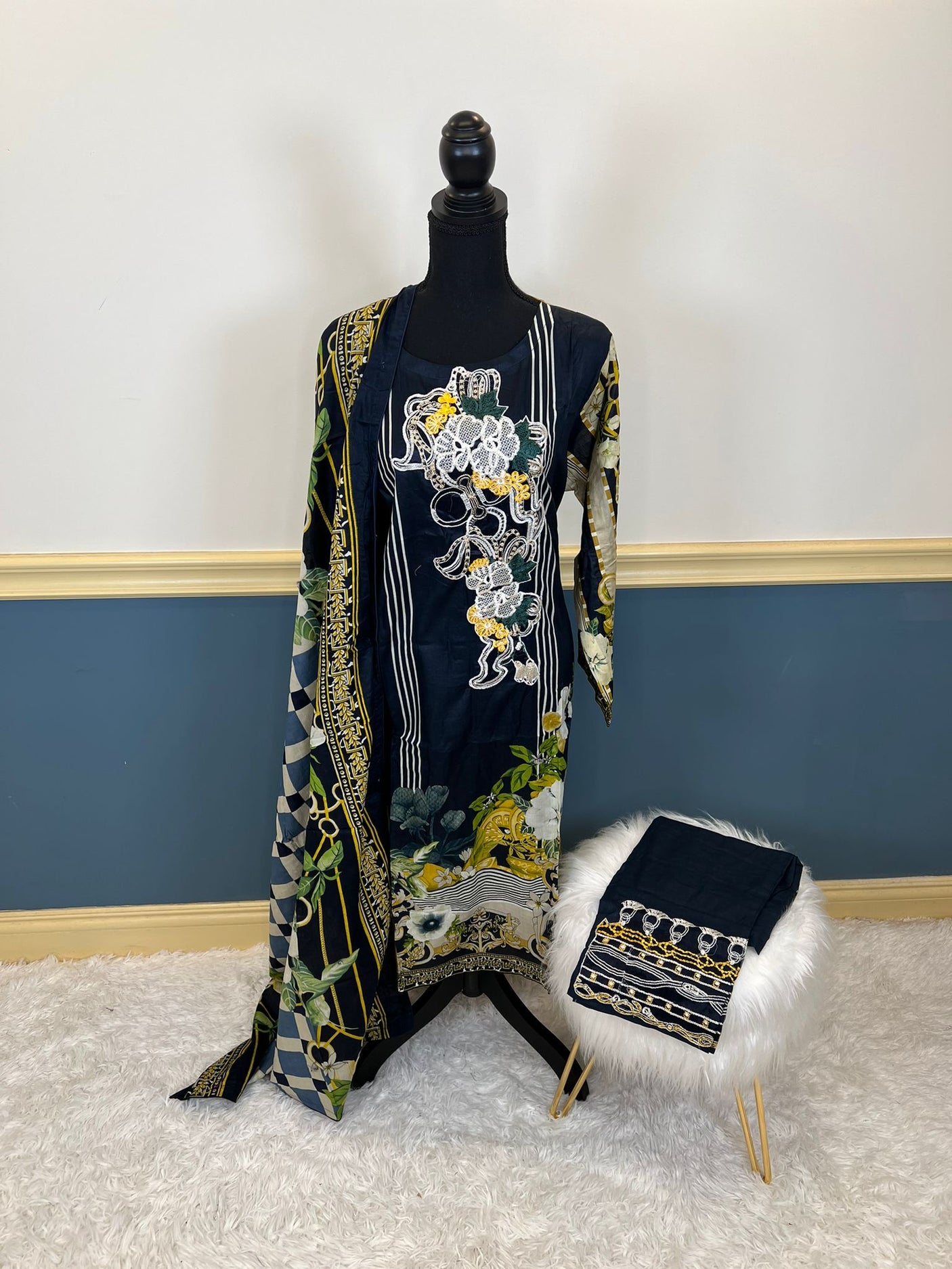 Pakistani Stitched Embroidered lawn Salwar kameez ready to ship