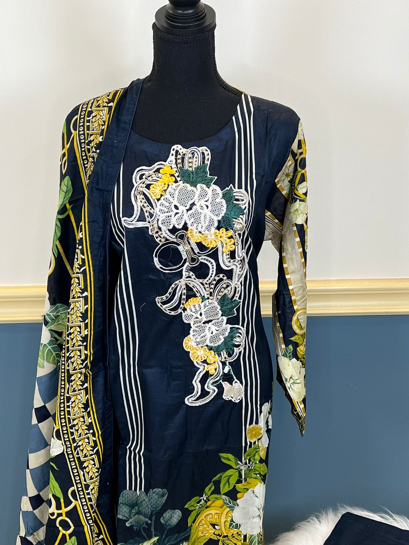 Pakistani Stitched Embroidered lawn Salwar kameez ready to ship