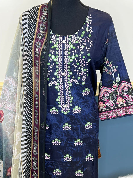 Pakistani Stitched Embroidered lawn Salwar kameez ready to ship