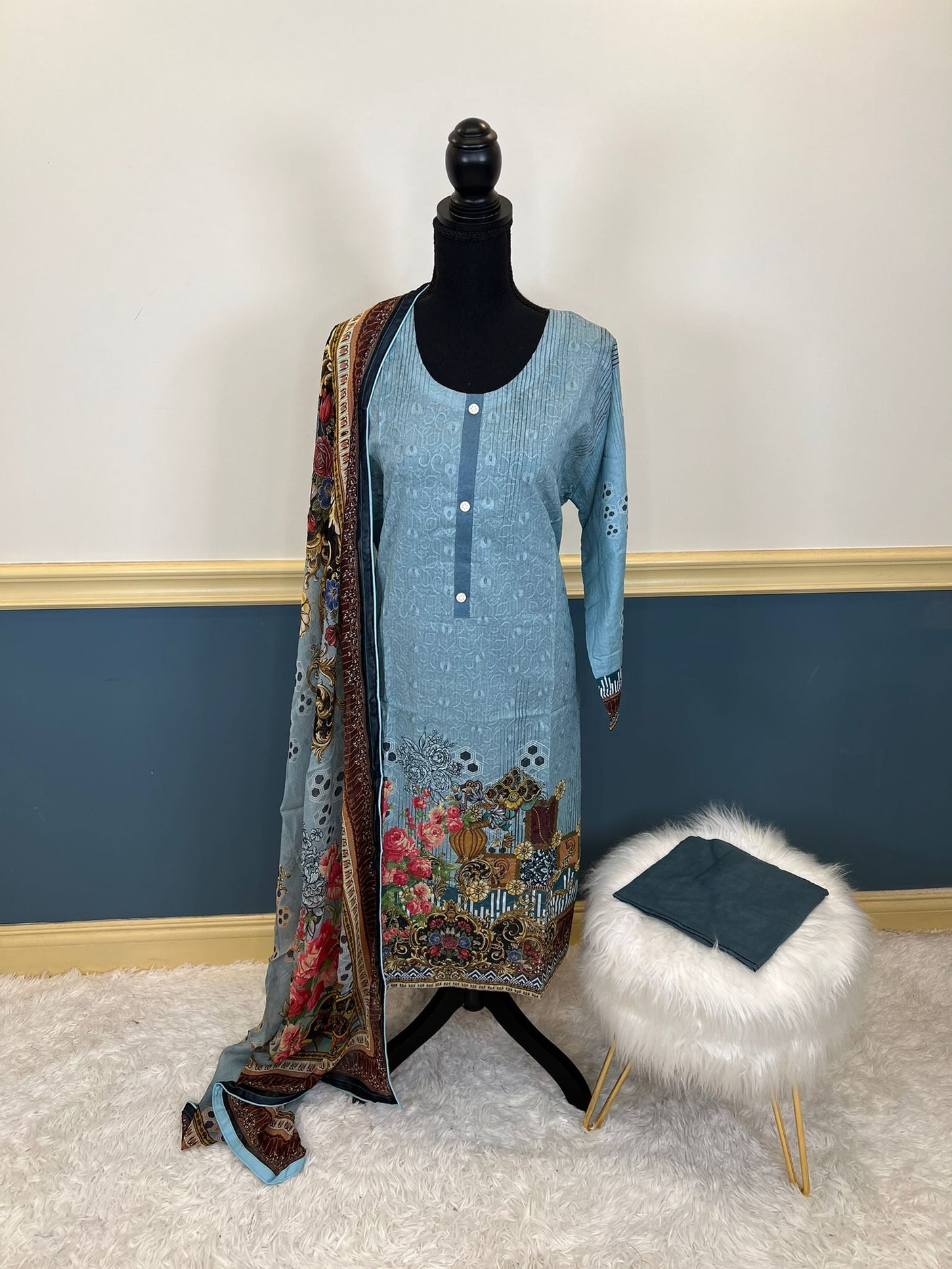 Pakistani Stitched Embroidered lawn Salwar kameez ready to ship