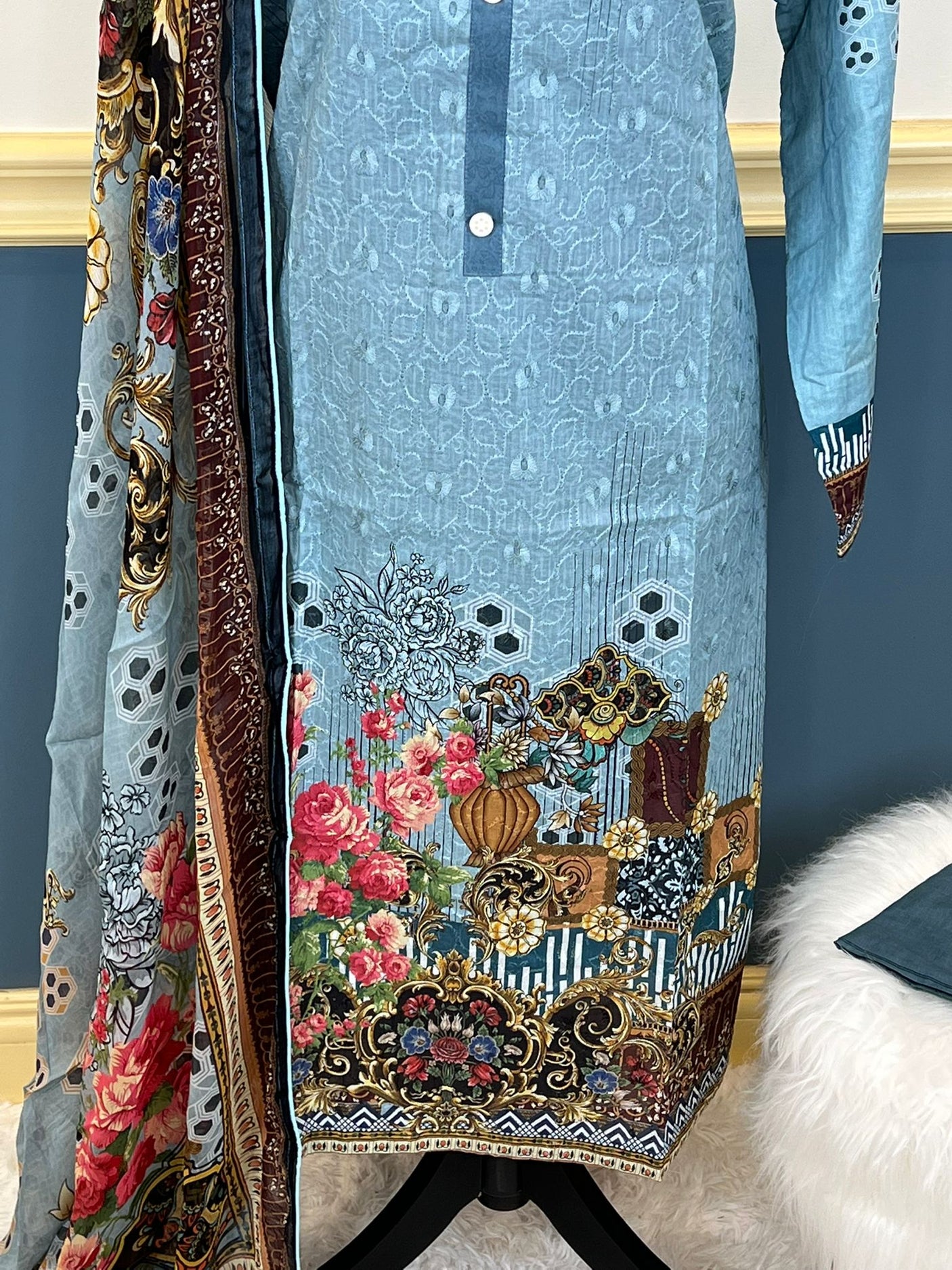 Pakistani Stitched Embroidered lawn Salwar kameez ready to ship