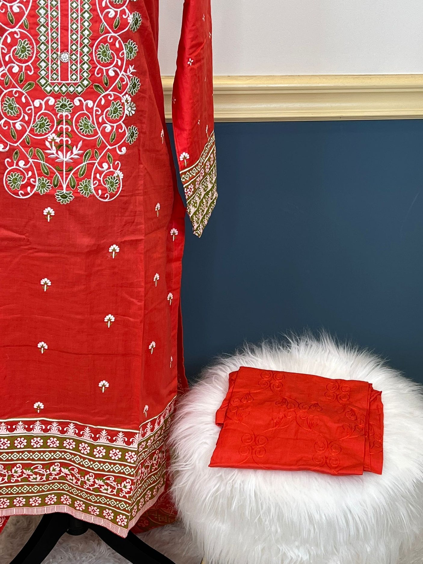 Pakistani Stitched Embroidered lawn Salwar kameez ready to ship