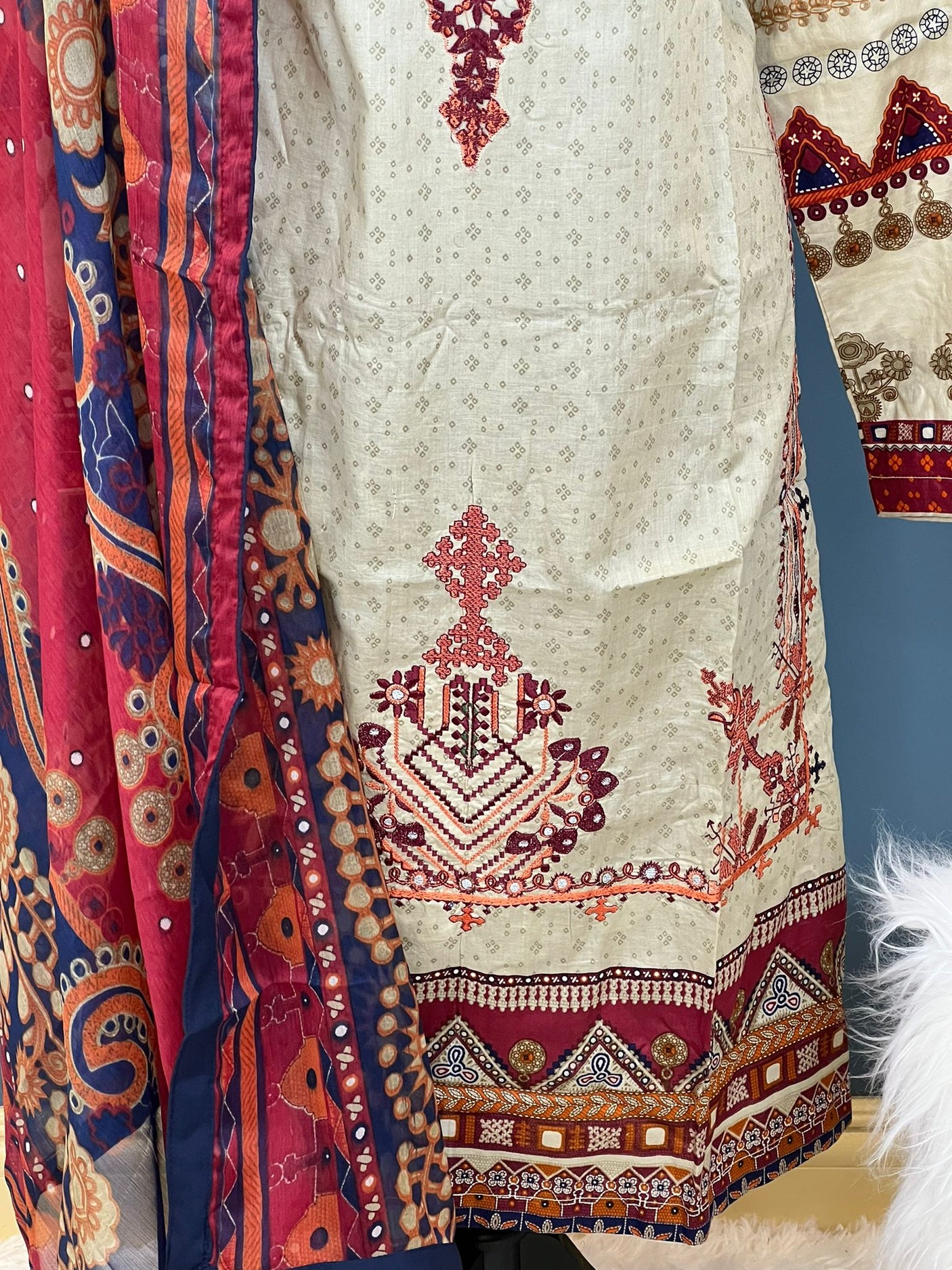 Pakistani Stitched Embroidered lawn Salwar kameez ready to ship