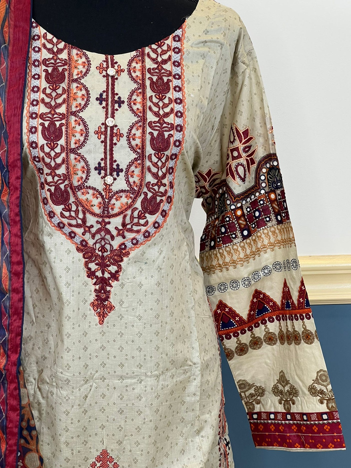 Pakistani Stitched Embroidered lawn Salwar kameez ready to ship