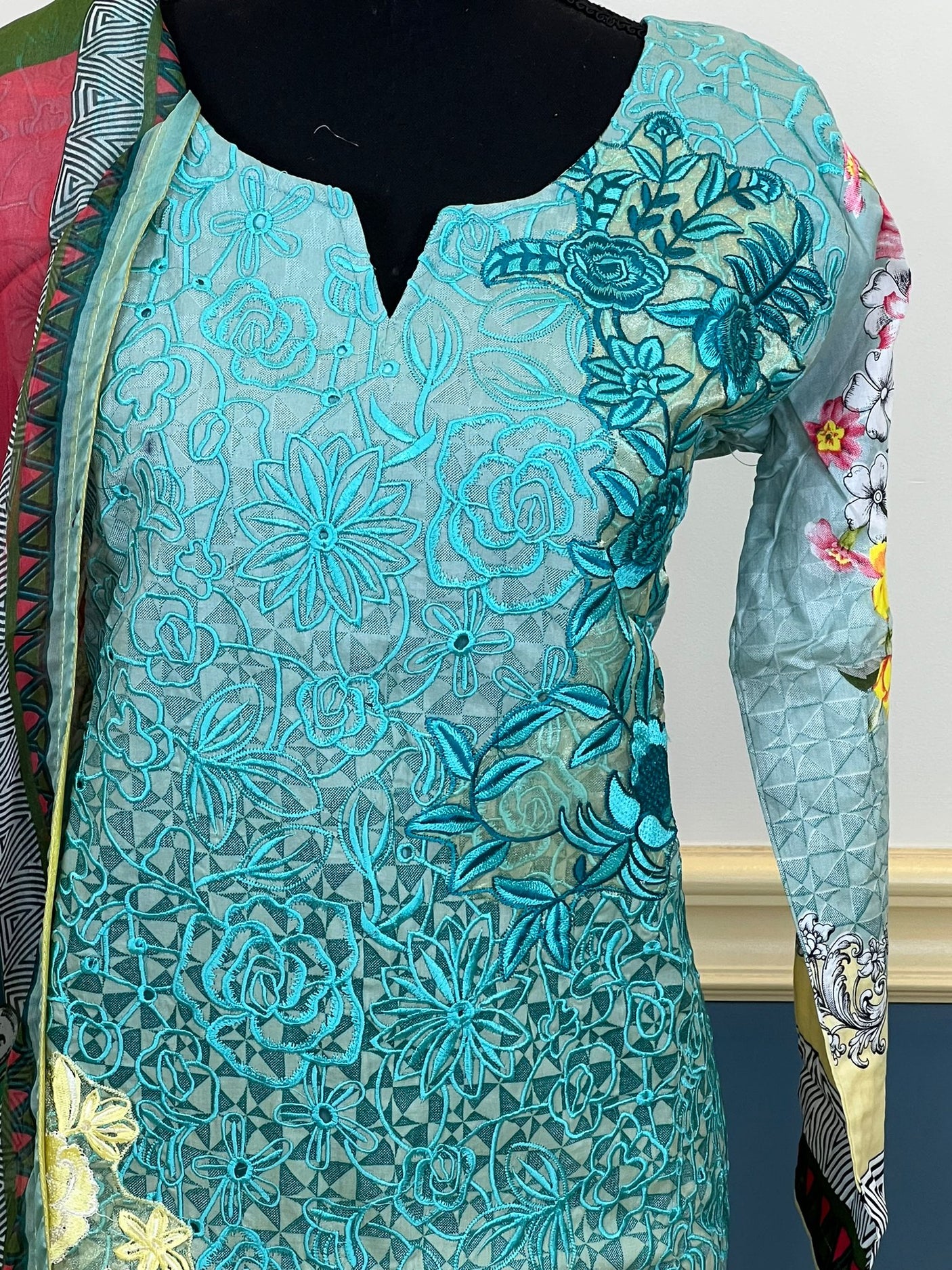 Pakistani Stitched Embroidered lawn Salwar kameez ready to ship