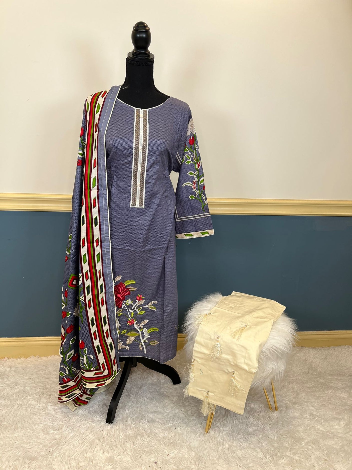 Pakistani Stitched Embroidered lawn Salwar kameez ready to ship