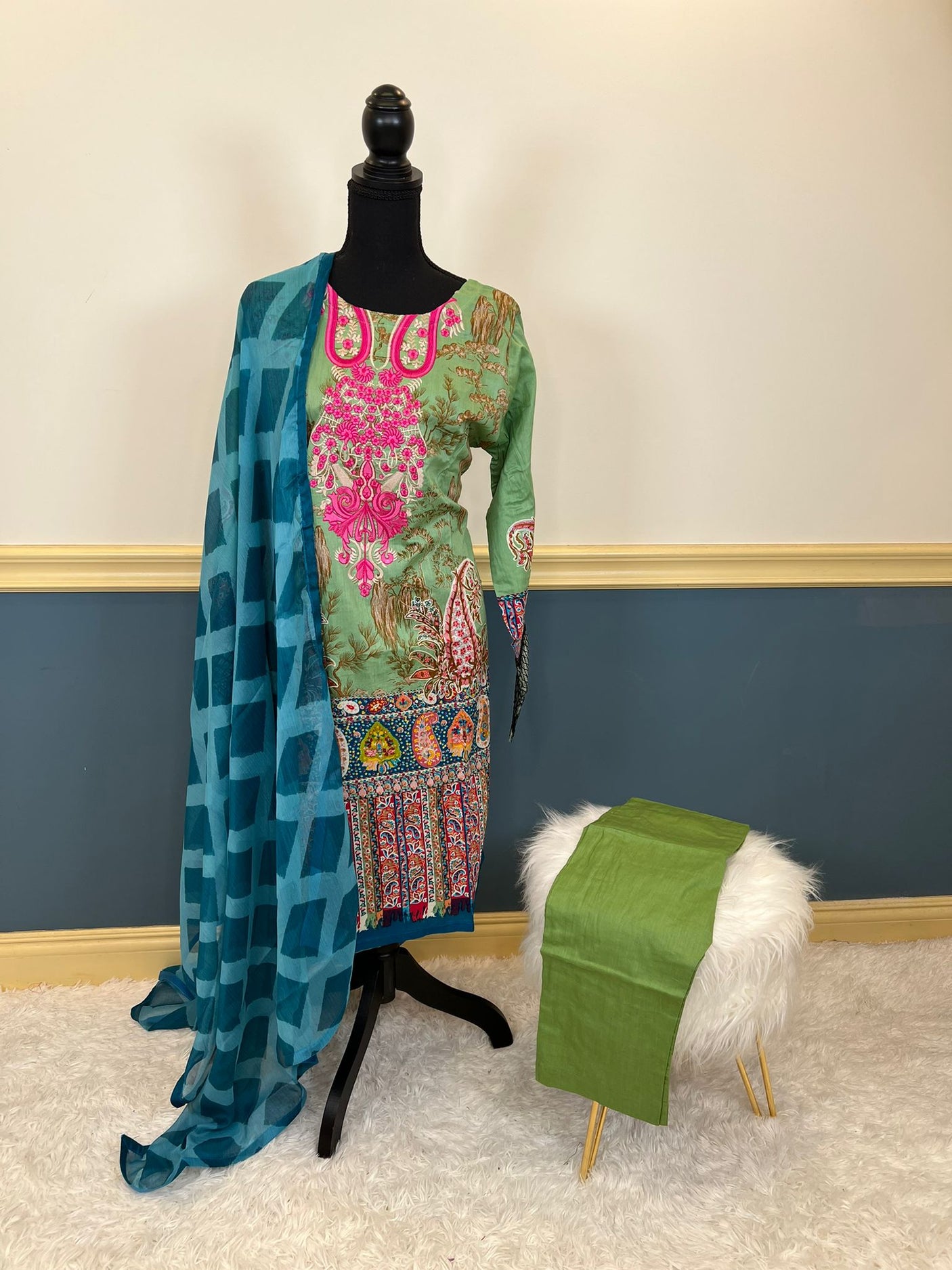 Pakistani Stitched Embroidered lawn Salwar kameez ready to ship