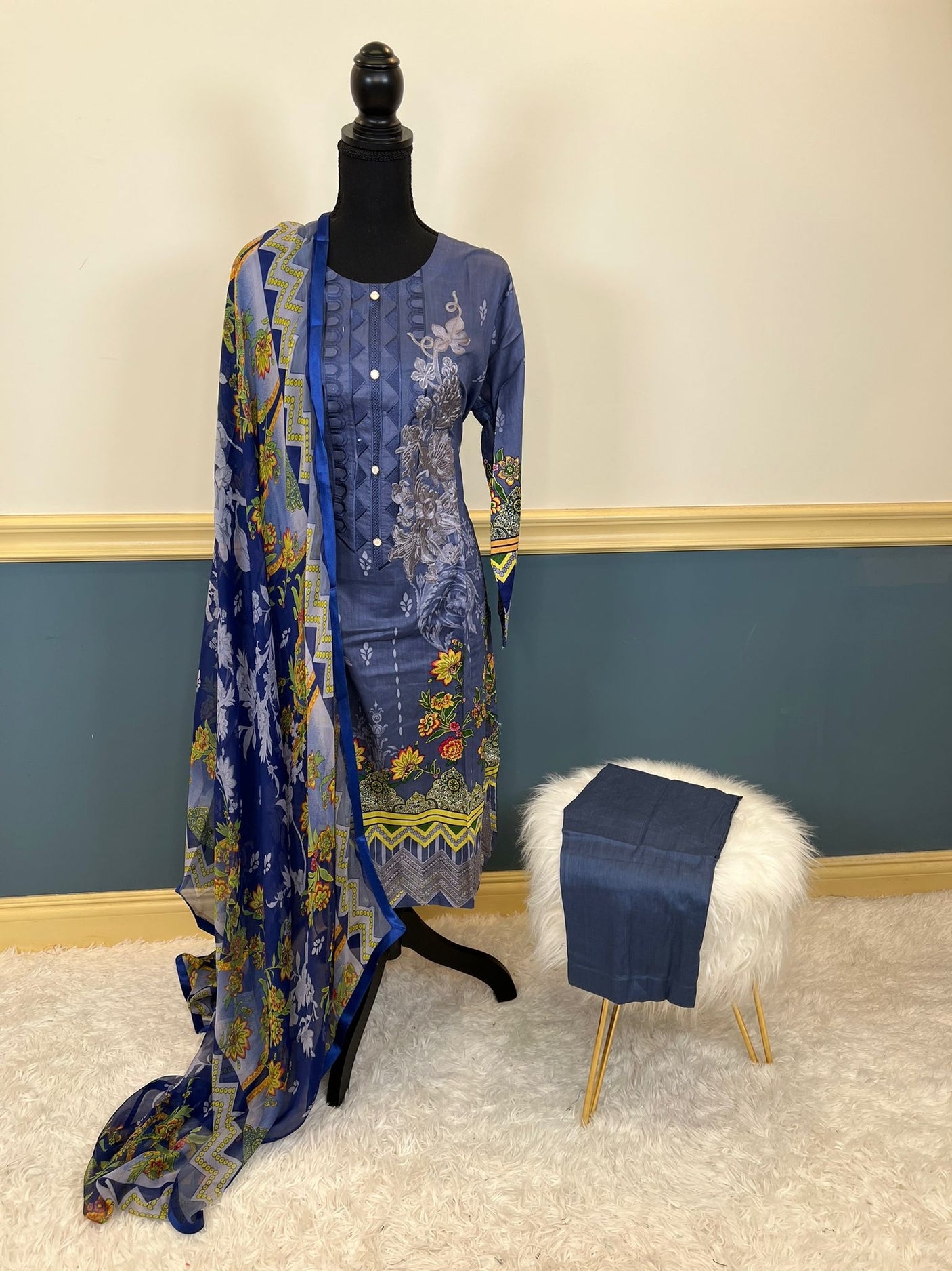 Pakistani Stitched Embroidered lawn Salwar kameez ready to ship