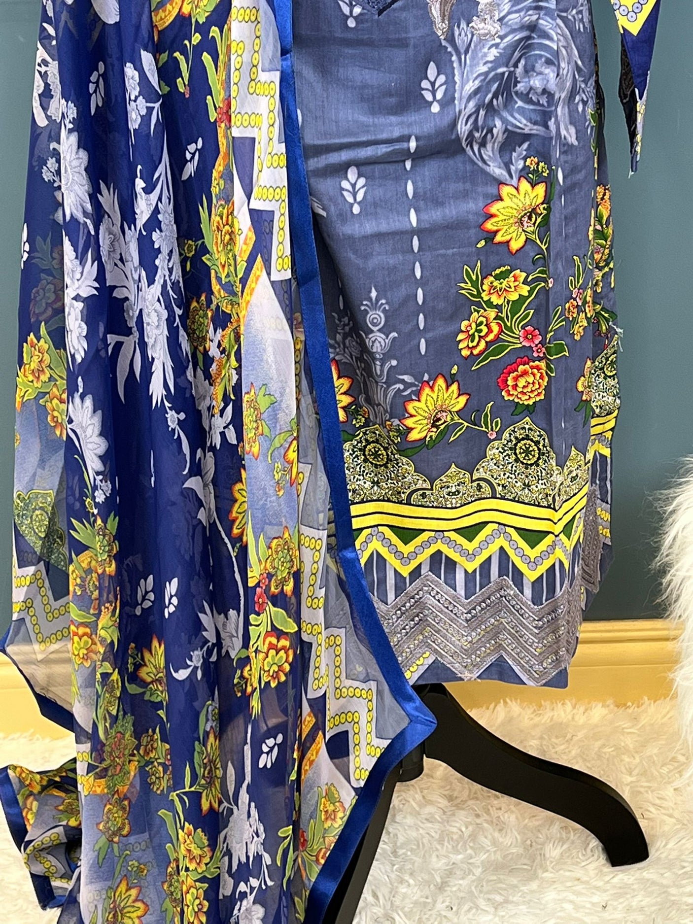 Pakistani Stitched Embroidered lawn Salwar kameez ready to ship