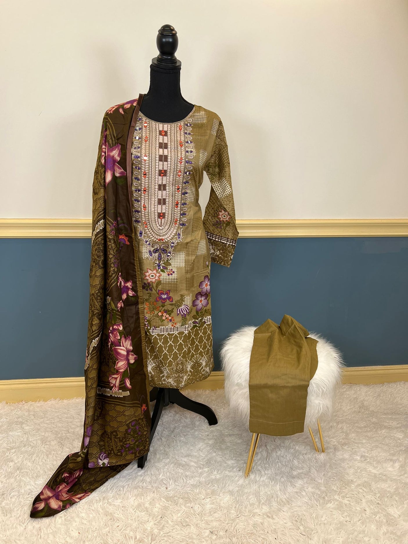 Pakistani Stitched Embroidered lawn Salwar kameez ready to ship