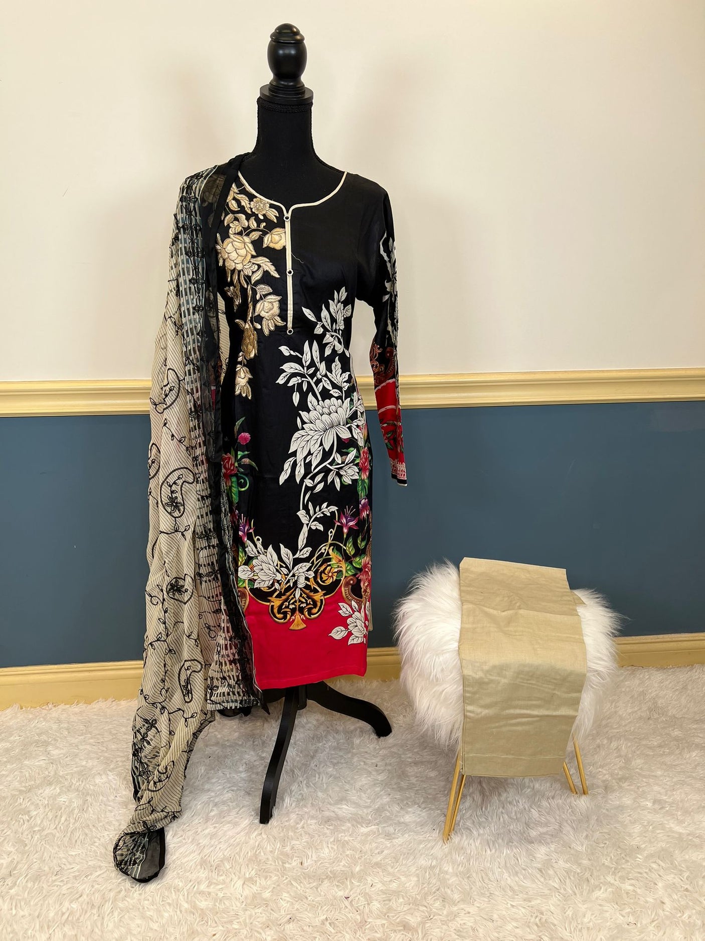 Pakistani Stitched Embroidered lawn Salwar kameez ready to ship