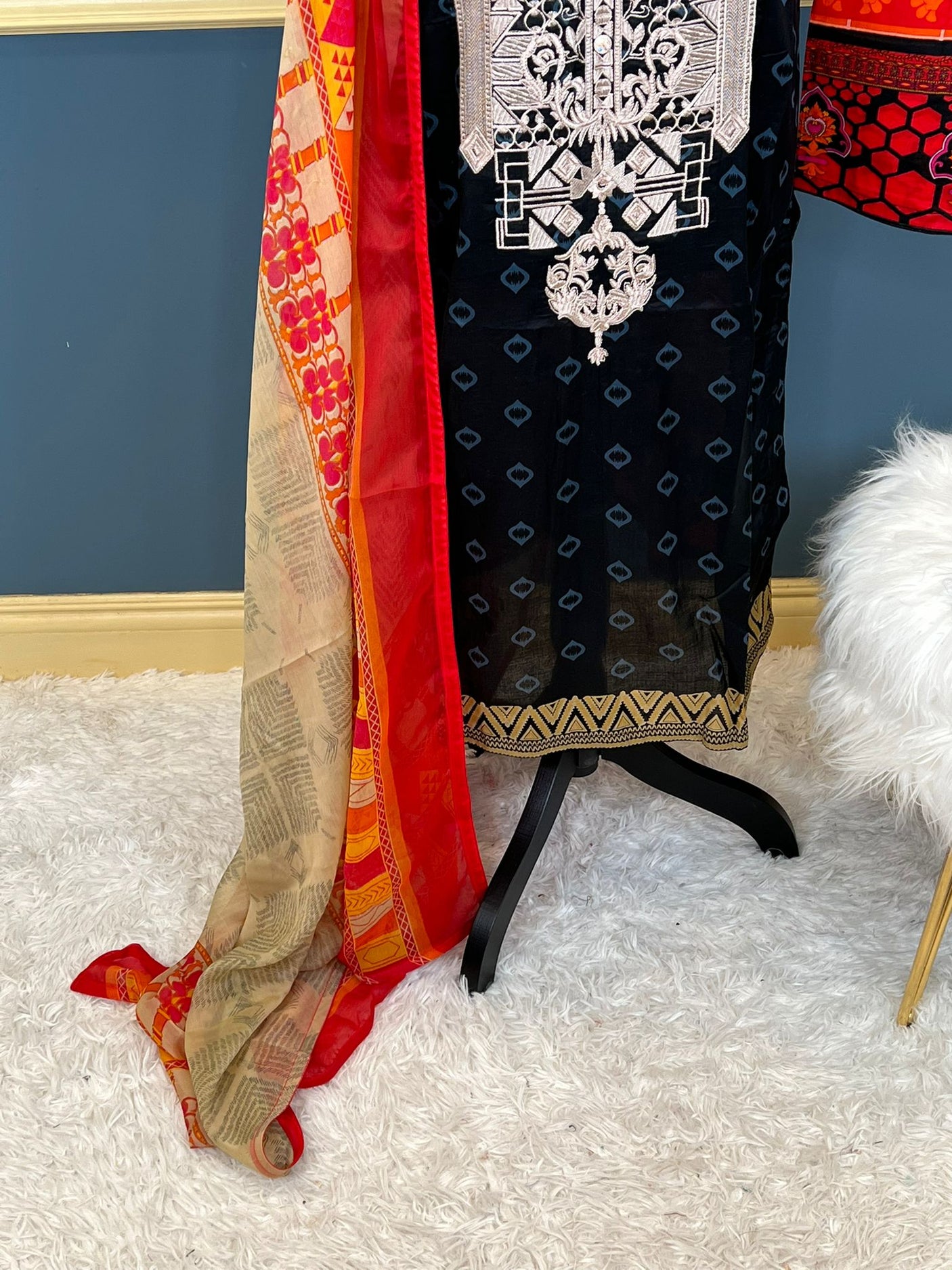 Pakistani Stitched Embroidered lawn Salwar kameez ready to ship