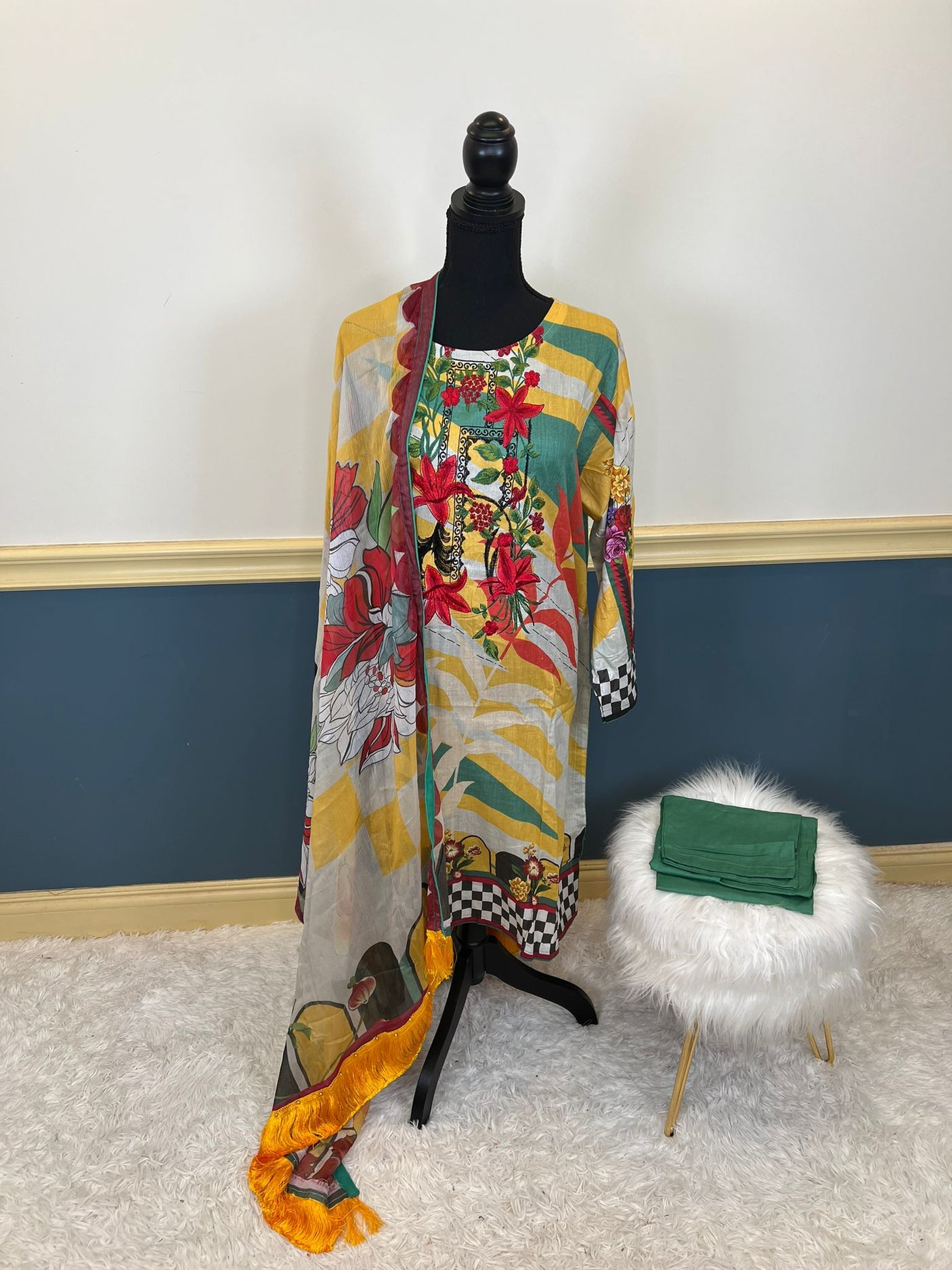 Pakistani Stitched Embroidered lawn Salwar kameez ready to ship