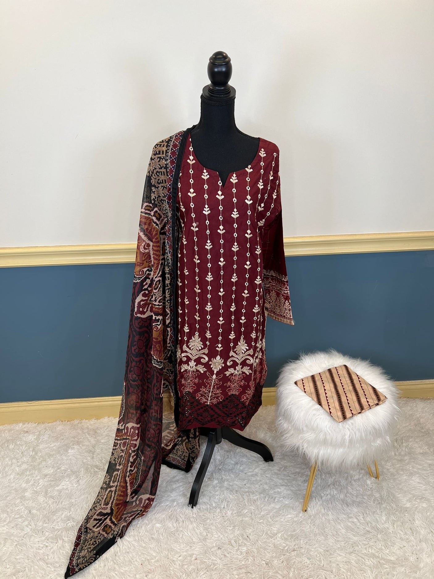 Pakistani Stitched Embroidered lawn Salwar kameez ready to ship