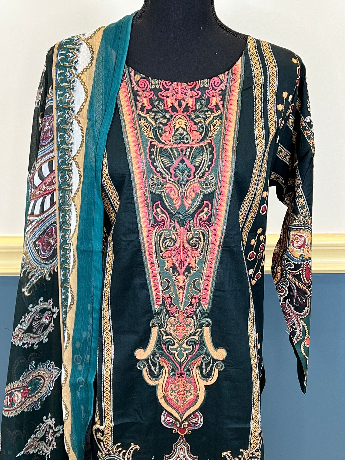 Pakistani Stitched Embroidered lawn Salwar kameez ready to ship