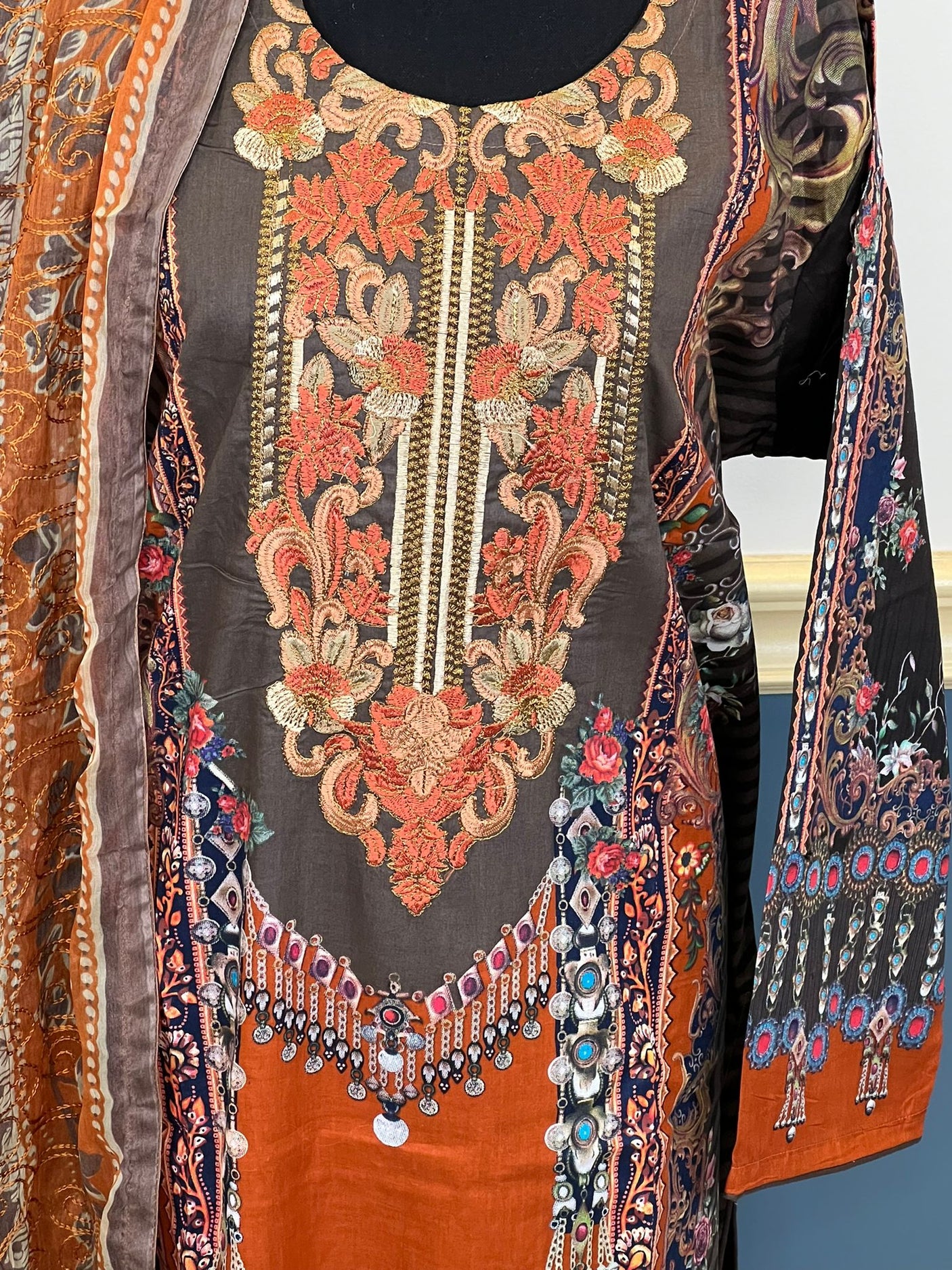 Pakistani Stitched Embroidered lawn Salwar kameez ready to ship