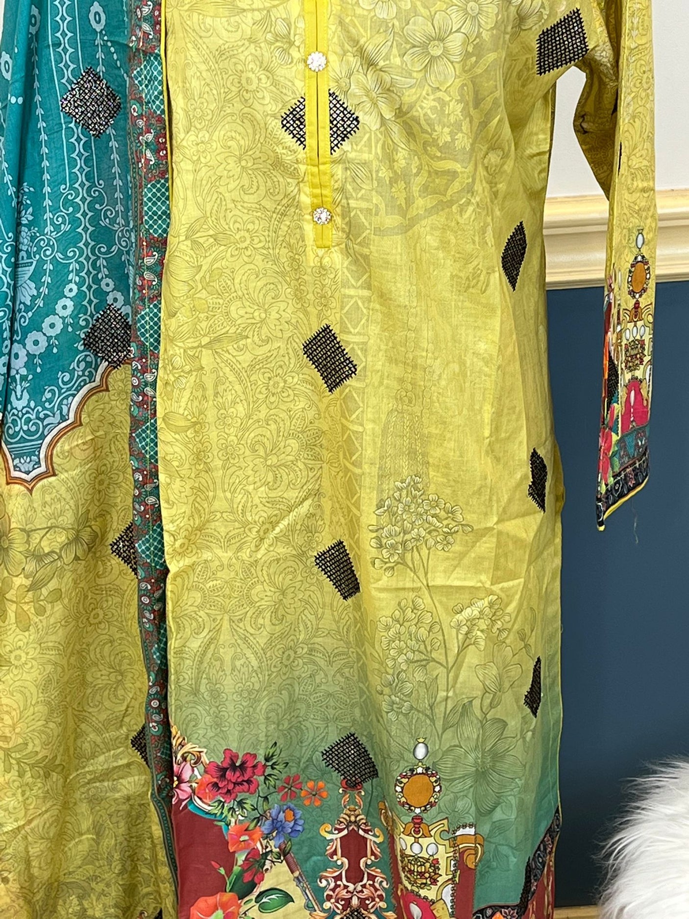 Pakistani Stitched Embroidered lawn Salwar kameez ready to ship