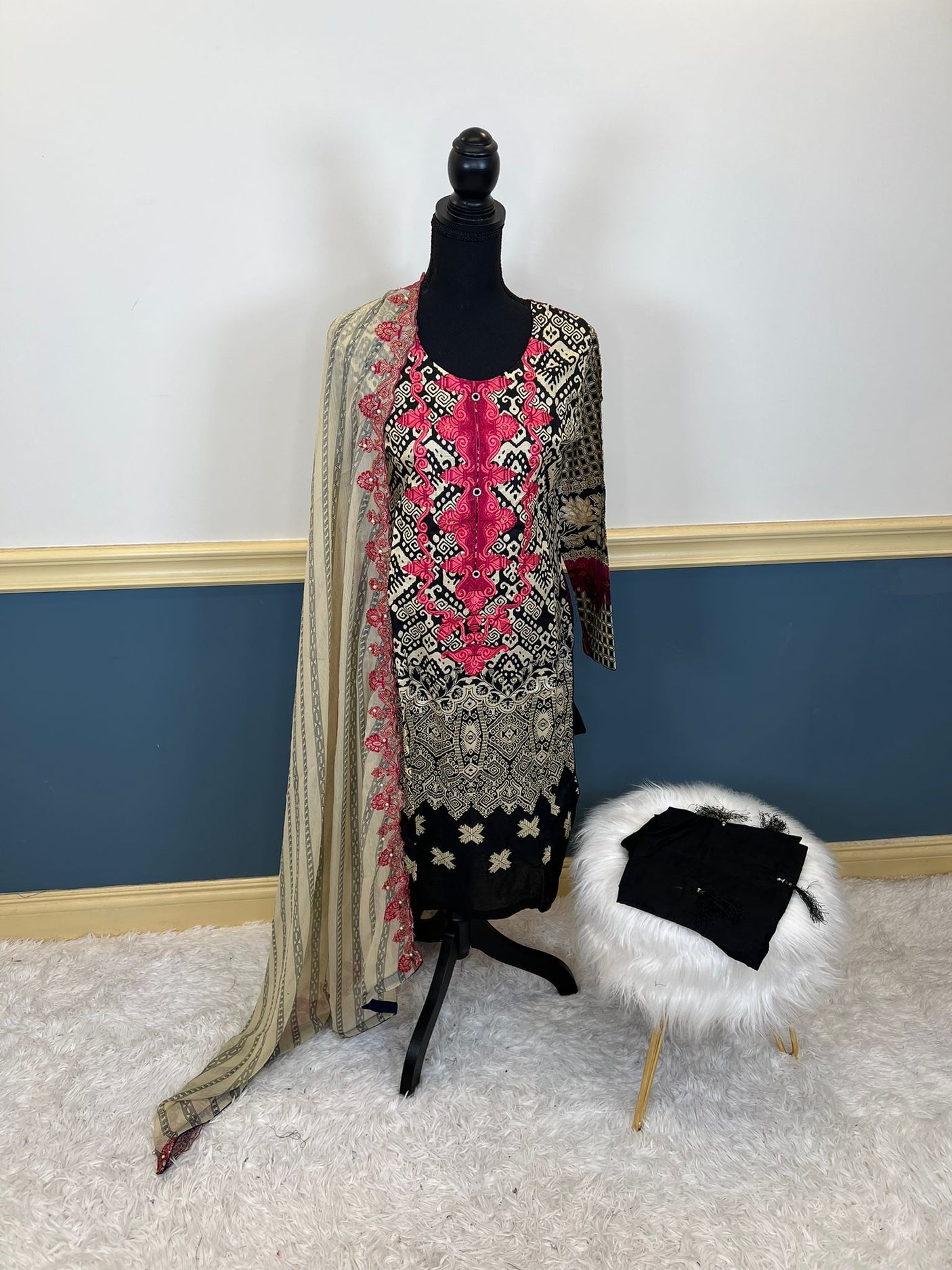 Pakistani Stitched Embroidered lawn Salwar kameez ready to ship