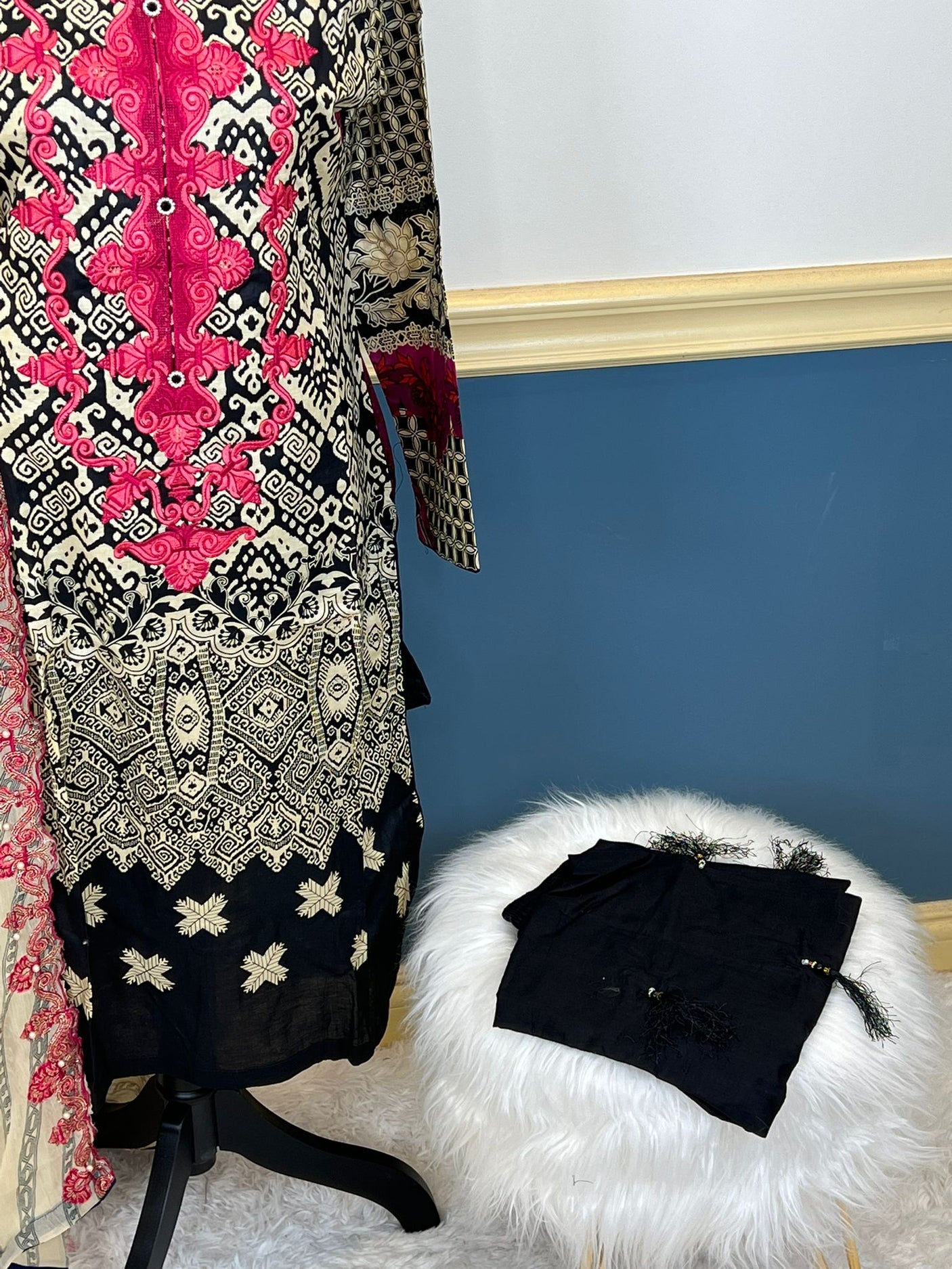 Pakistani Stitched Embroidered lawn Salwar kameez ready to ship