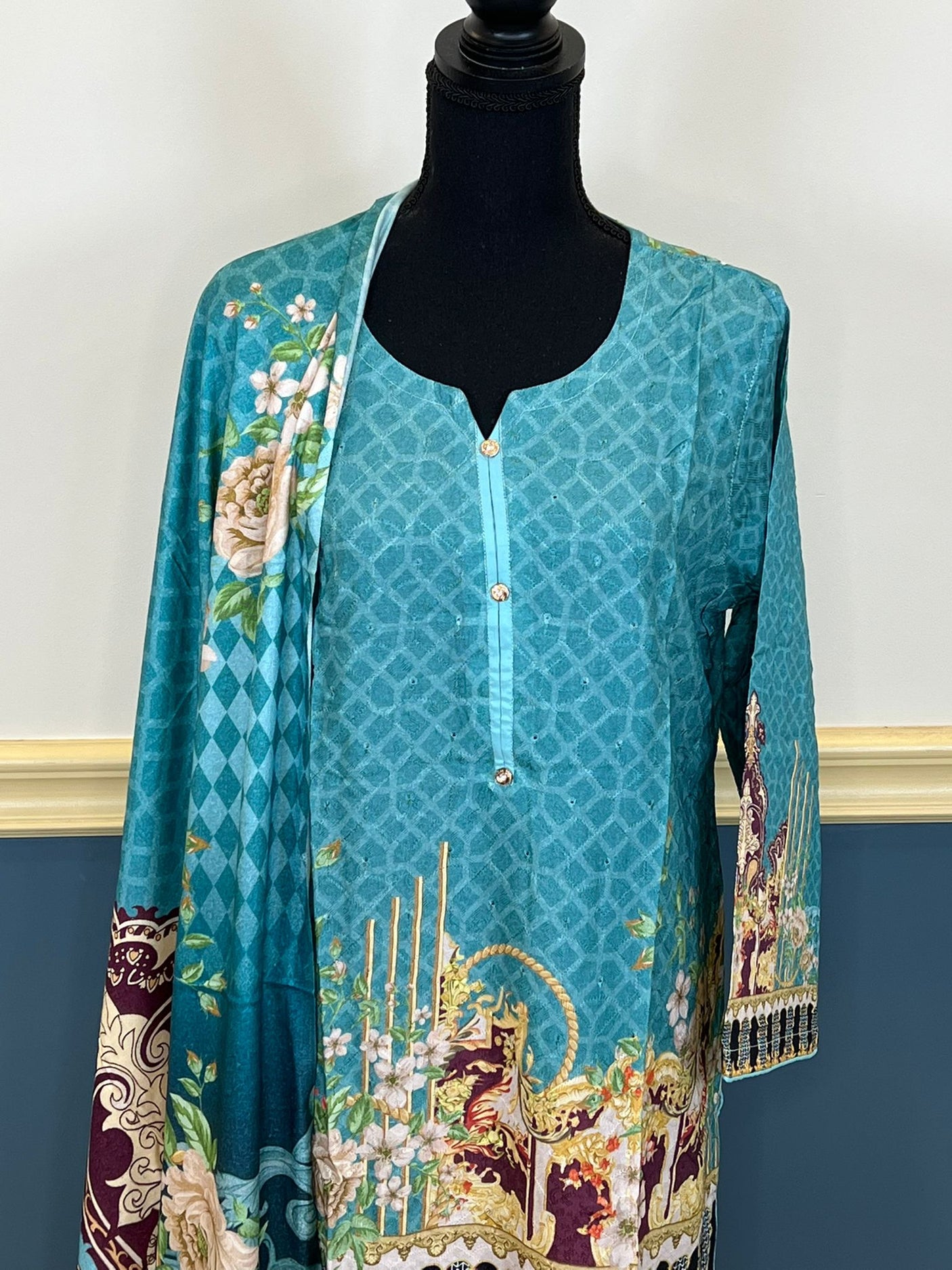 Pakistani Stitched Embroidered lawn Salwar kameez ready to ship