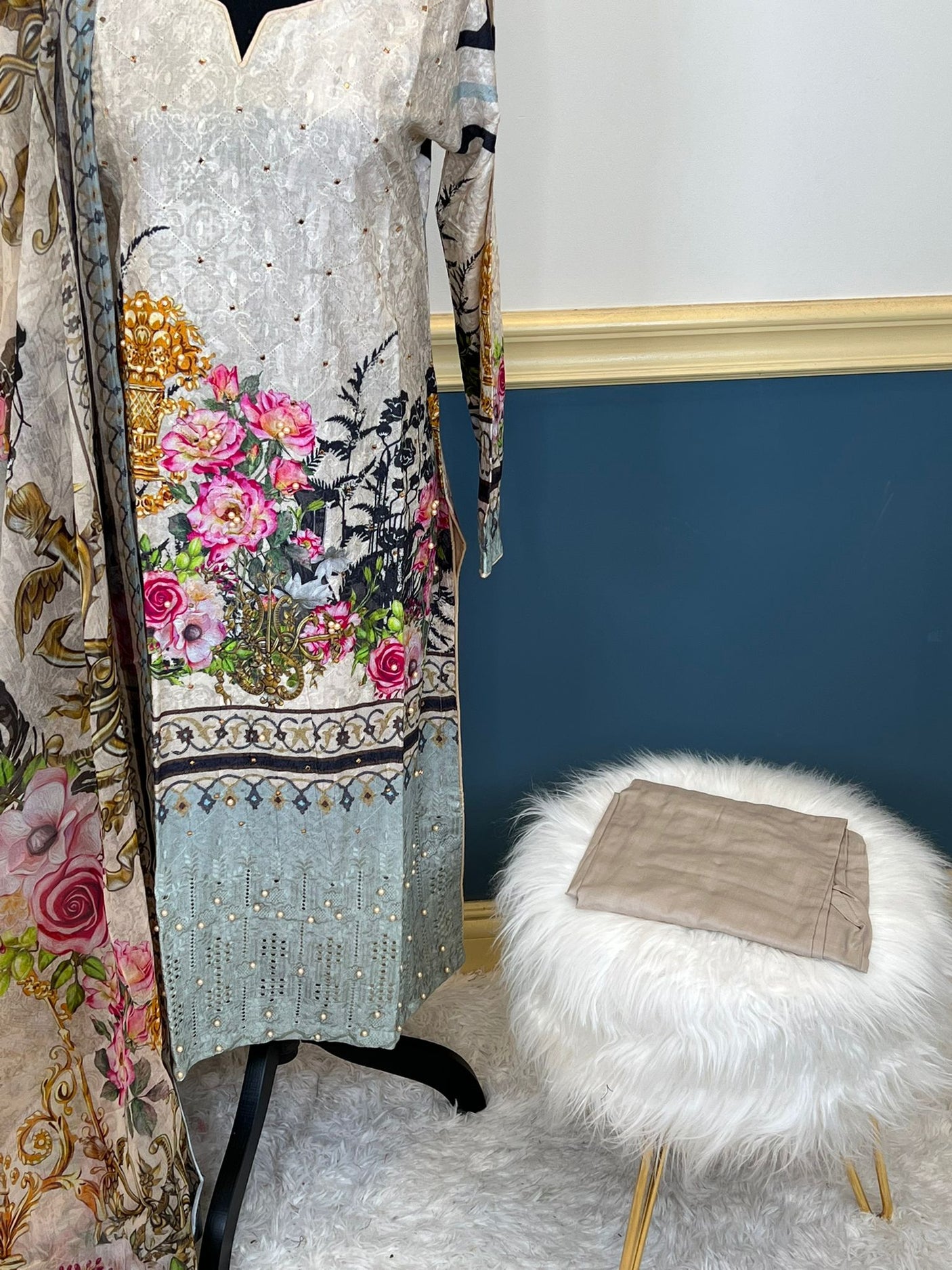 Pakistani Stitched Embroidered lawn Salwar kameez ready to ship