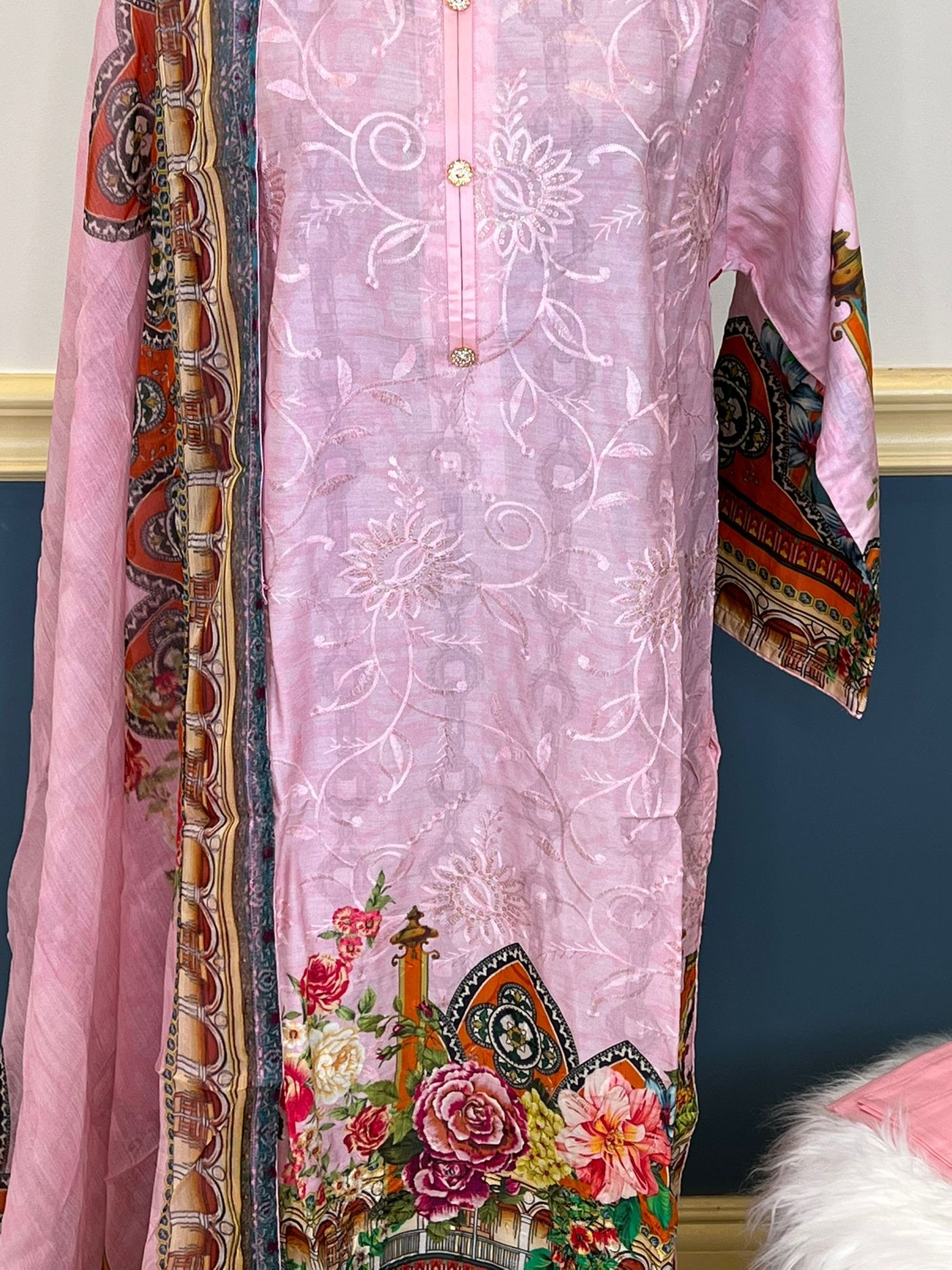 Pakistani Stitched Embroidered lawn Salwar kameez ready to ship