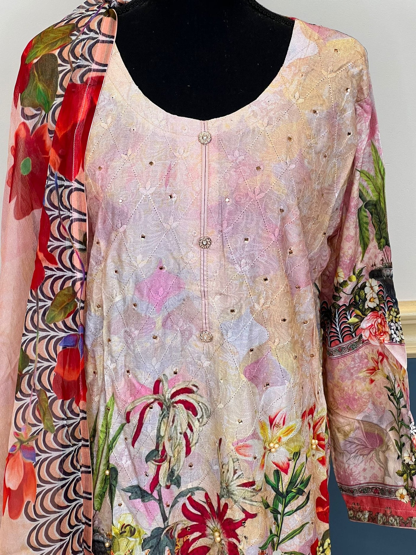 Pakistani Stitched Embroidered lawn Salwar kameez ready to ship