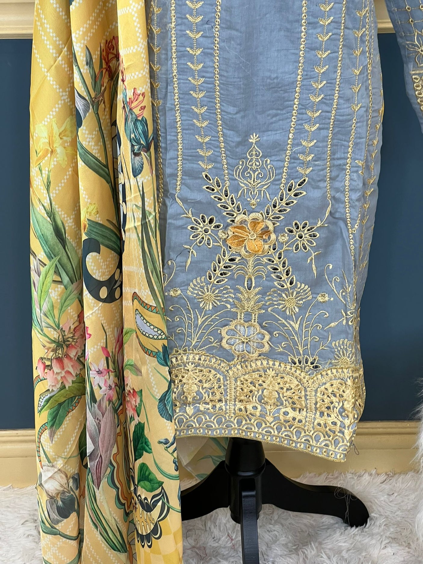 Pakistani Stitched Embroidered lawn Salwar kameez ready to ship