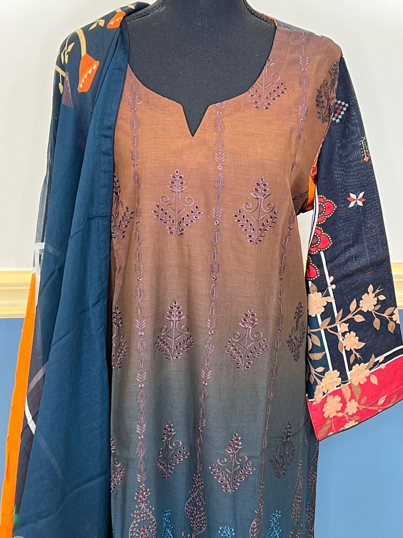 Pakistani Stitched Embroidered lawn Salwar kameez ready to ship