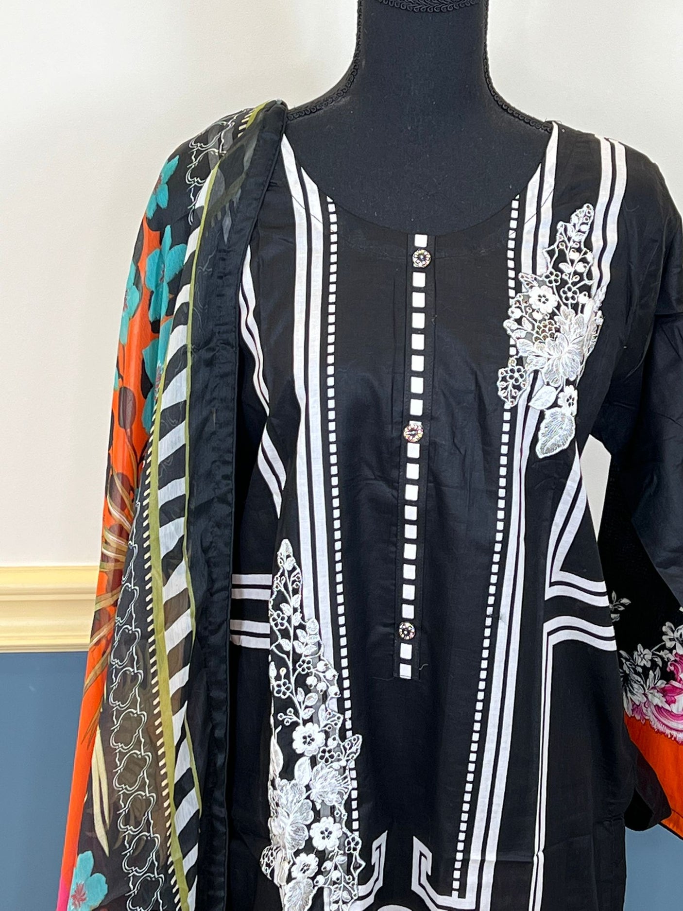 Pakistani Stitched Embroidered lawn Salwar kameez ready to ship