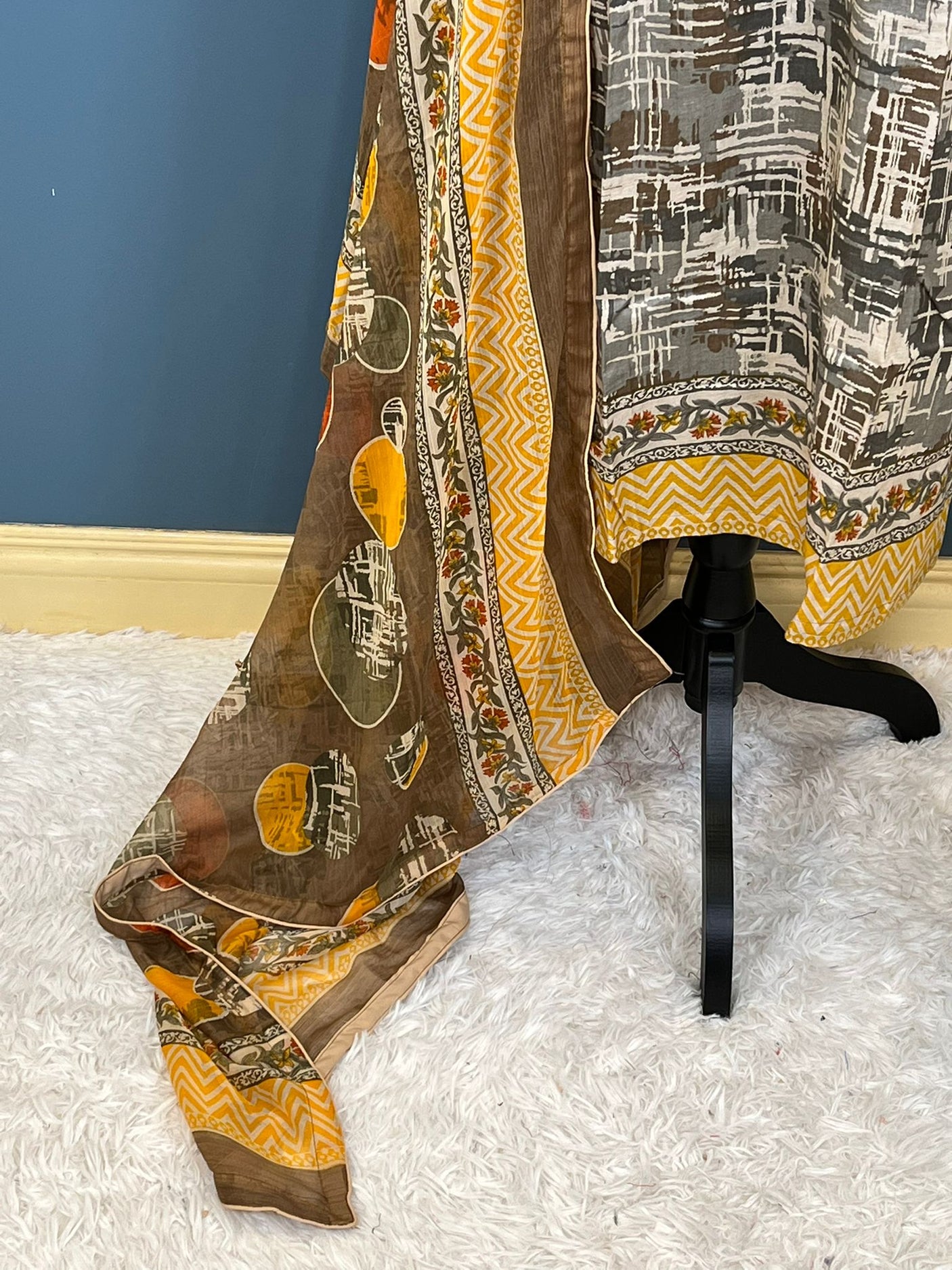 Pakistani Stitched Embroidered lawn Salwar kameez ready to ship