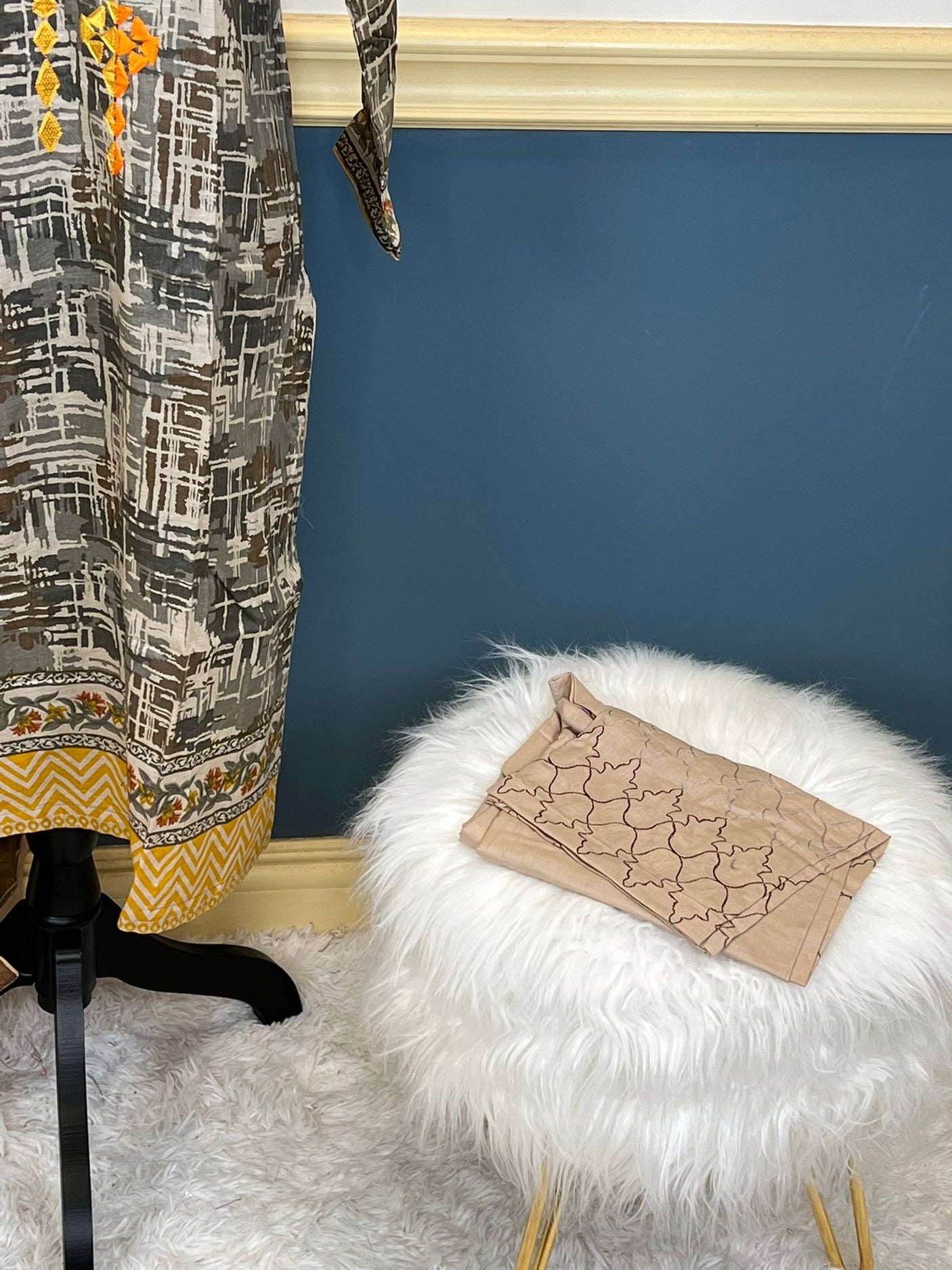 Pakistani Stitched Embroidered lawn Salwar kameez ready to ship