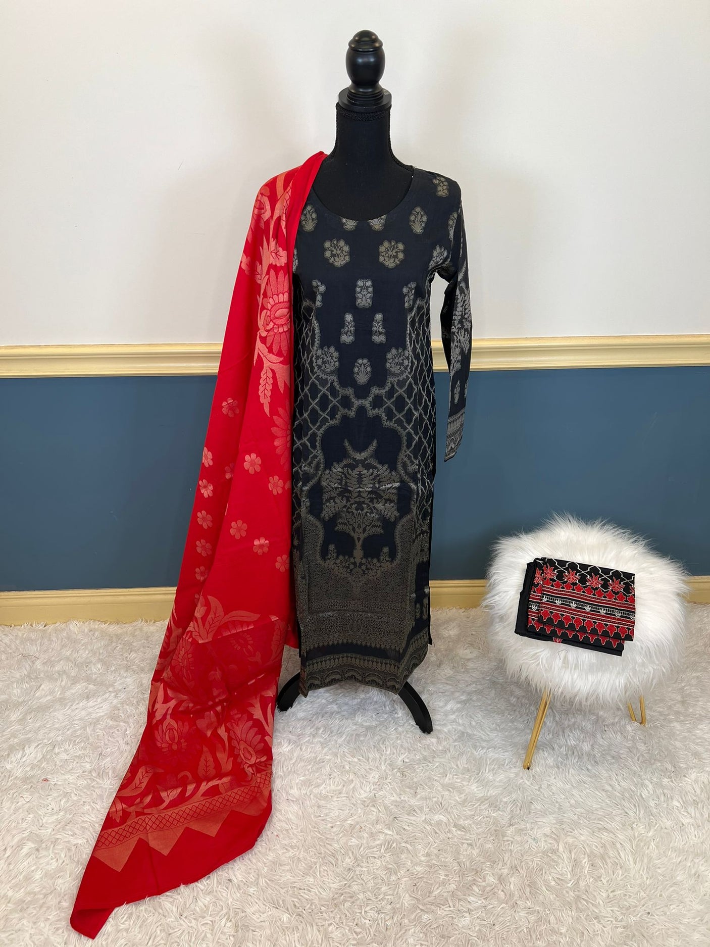 Pakistani Stitched Embroidered lawn Salwar kameez ready to ship