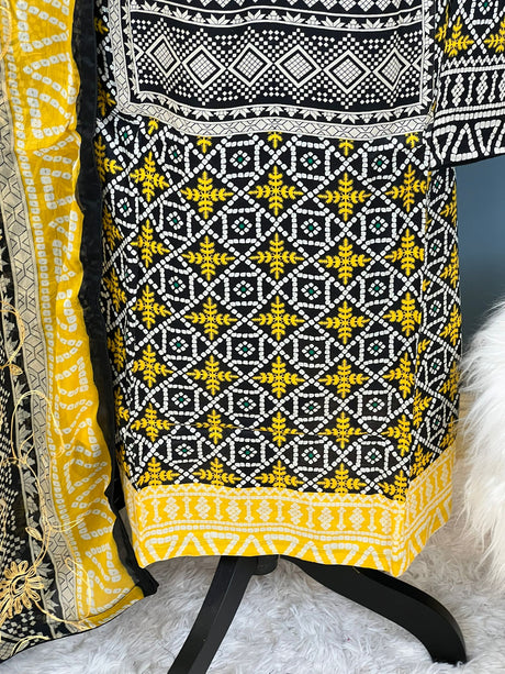 Pakistani Stitched Embroidered lawn Salwar kameez ready to ship