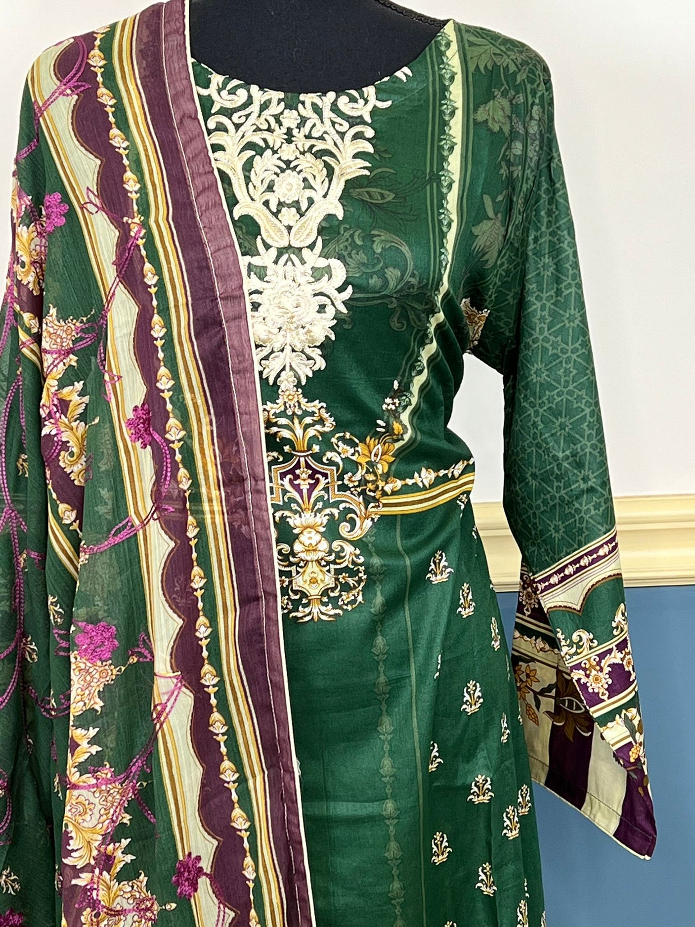 Pakistani Stitched Embroidered lawn Salwar kameez ready to ship