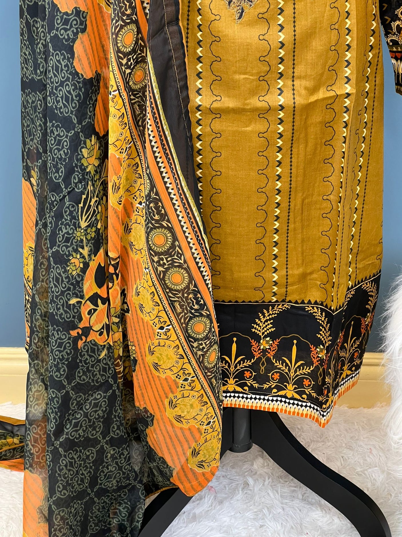 Pakistani Stitched Embroidered lawn Salwar kameez ready to ship