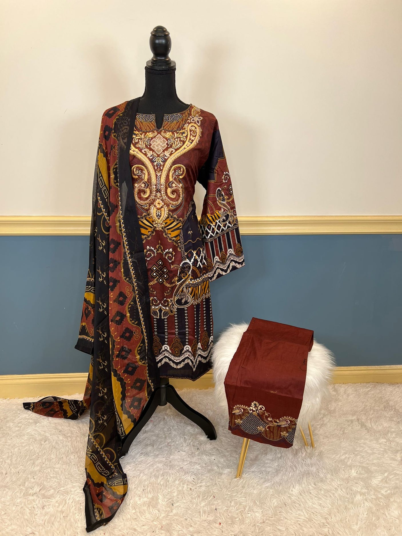 Pakistani Stitched Embroidered lawn Salwar kameez ready to ship