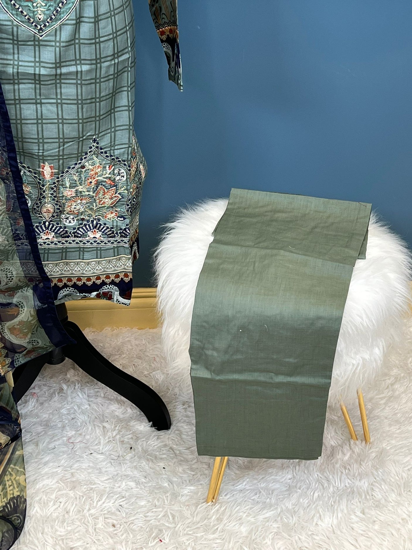 Pakistani Stitched Embroidered lawn Salwar kameez ready to ship