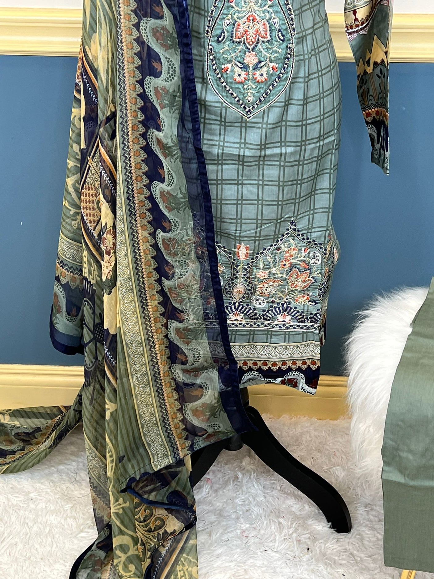 Pakistani Stitched Embroidered lawn Salwar kameez ready to ship