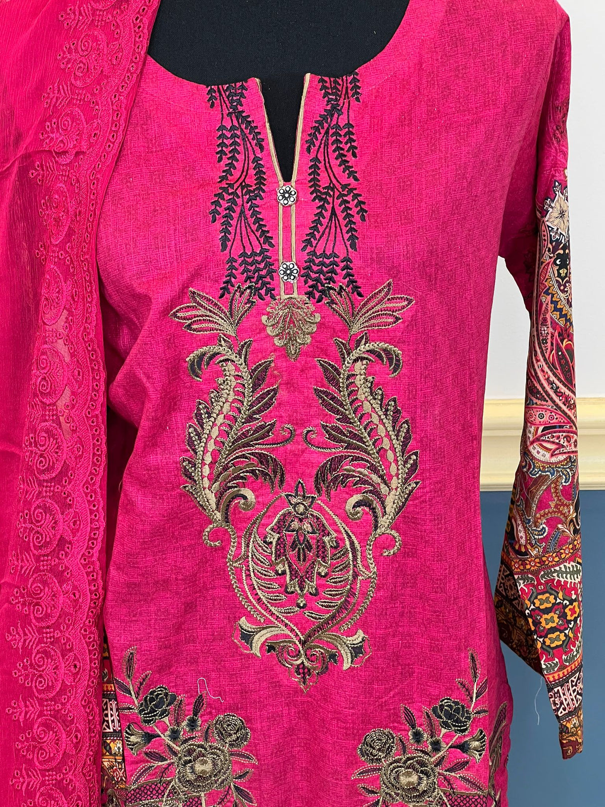 luxury Embroidered lawn Ready To Ship