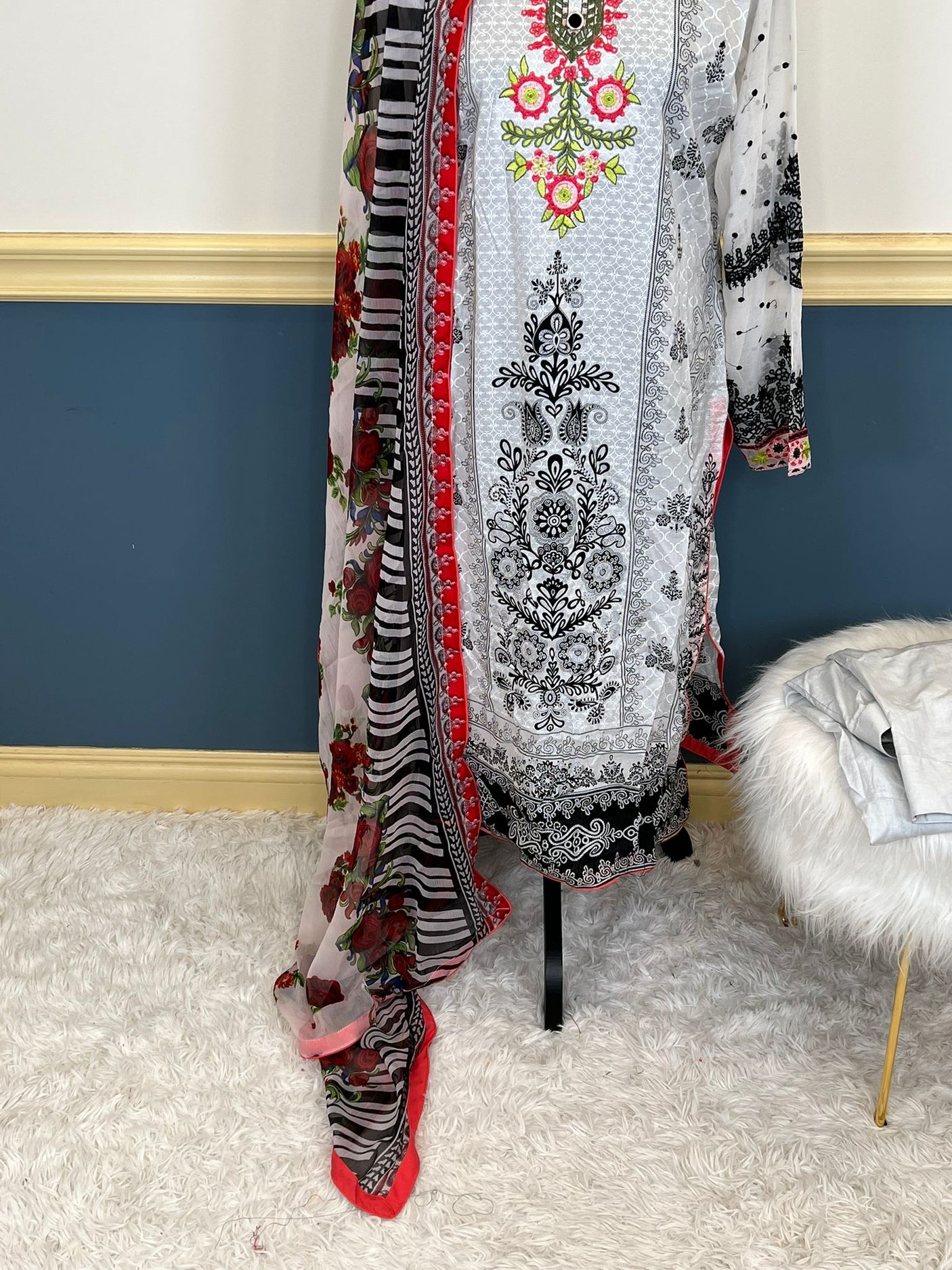 Pakistani Stitched Embroidered lawn Salwar kameez ready to ship